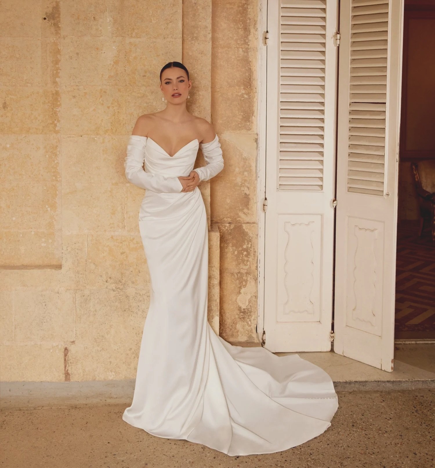 ✨ BRAND NEW SEASON 44600 ✨

In fact, 44600 is SO BRAND NEW that you won&rsquo;t find on her the @sinceritybridal website yet! But for Betty McCaul Brides she&rsquo;s in-store ready to try on, and possibly say yes to!!

She&rsquo;s a Charmeuse Fit and