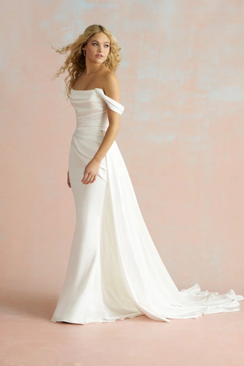 R3856T-Studio-01-800x1200-cb6eae5.jpg