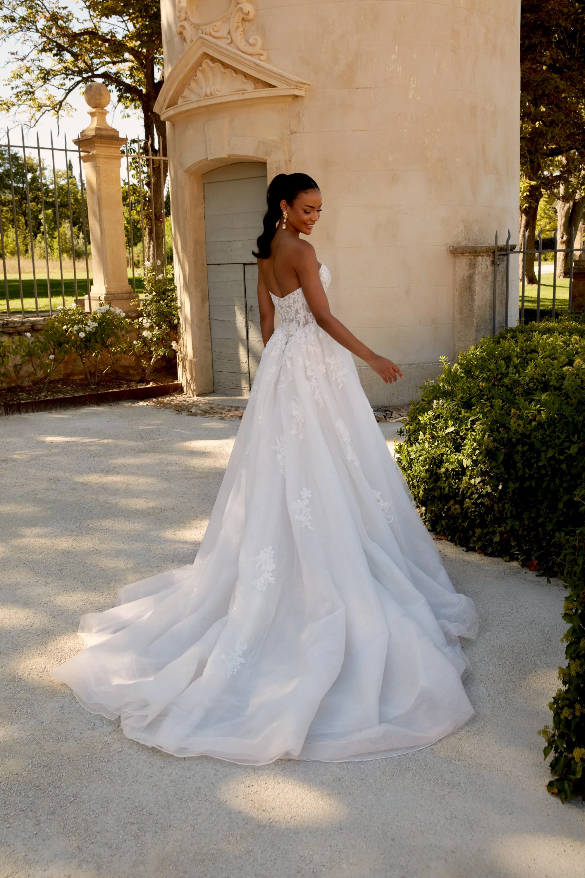 44593_FB_Sincerity-Bridal_2.jpg