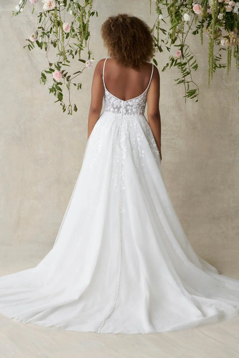 R3974LNC-Studio-03-800x1200-cb6eae5.jpg