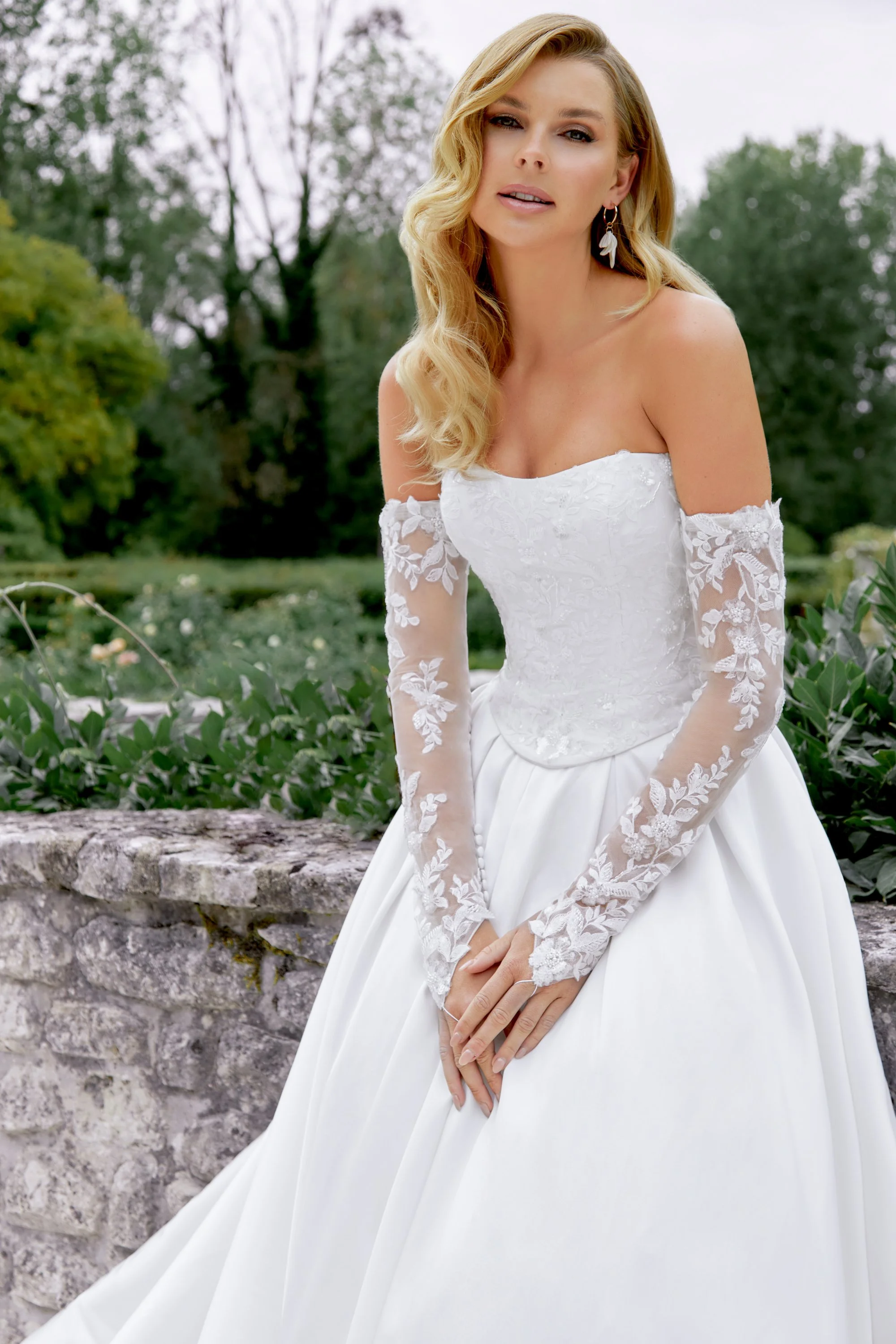 44507BOD_FC_Sincerity-Bridal_2.jpg