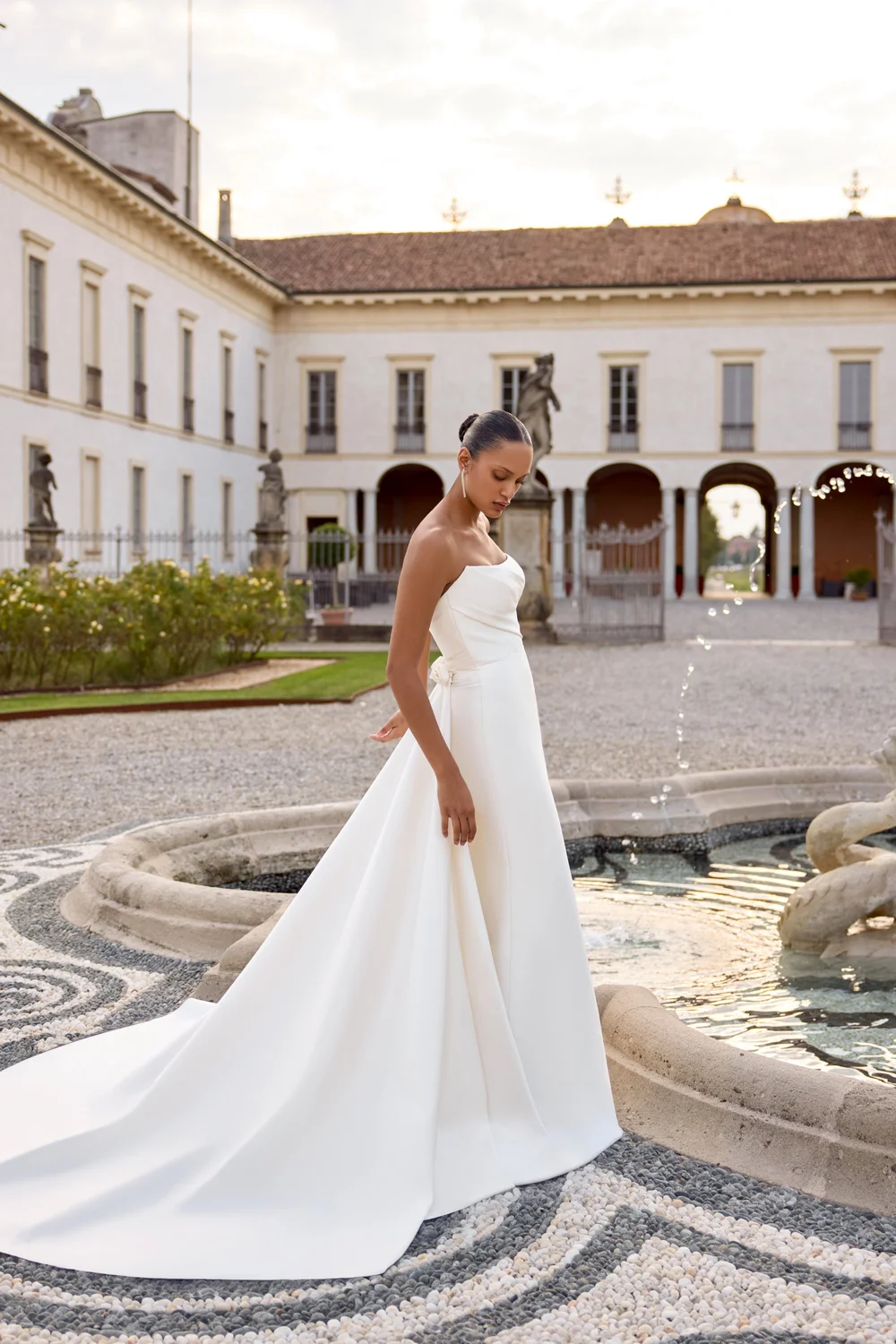 Justin Alexander Hayden Wedding Dress at Betty McCaul Bridal in London Betty McCaul Bridal Outlet Justin Alexander Hayden Wedding Dress at Betty McCaul Bridal in London Betty McCaul Bridal Outlet