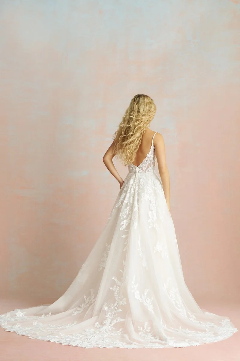 R3855-Studio-03-800x1201-cb6eae5.jpg