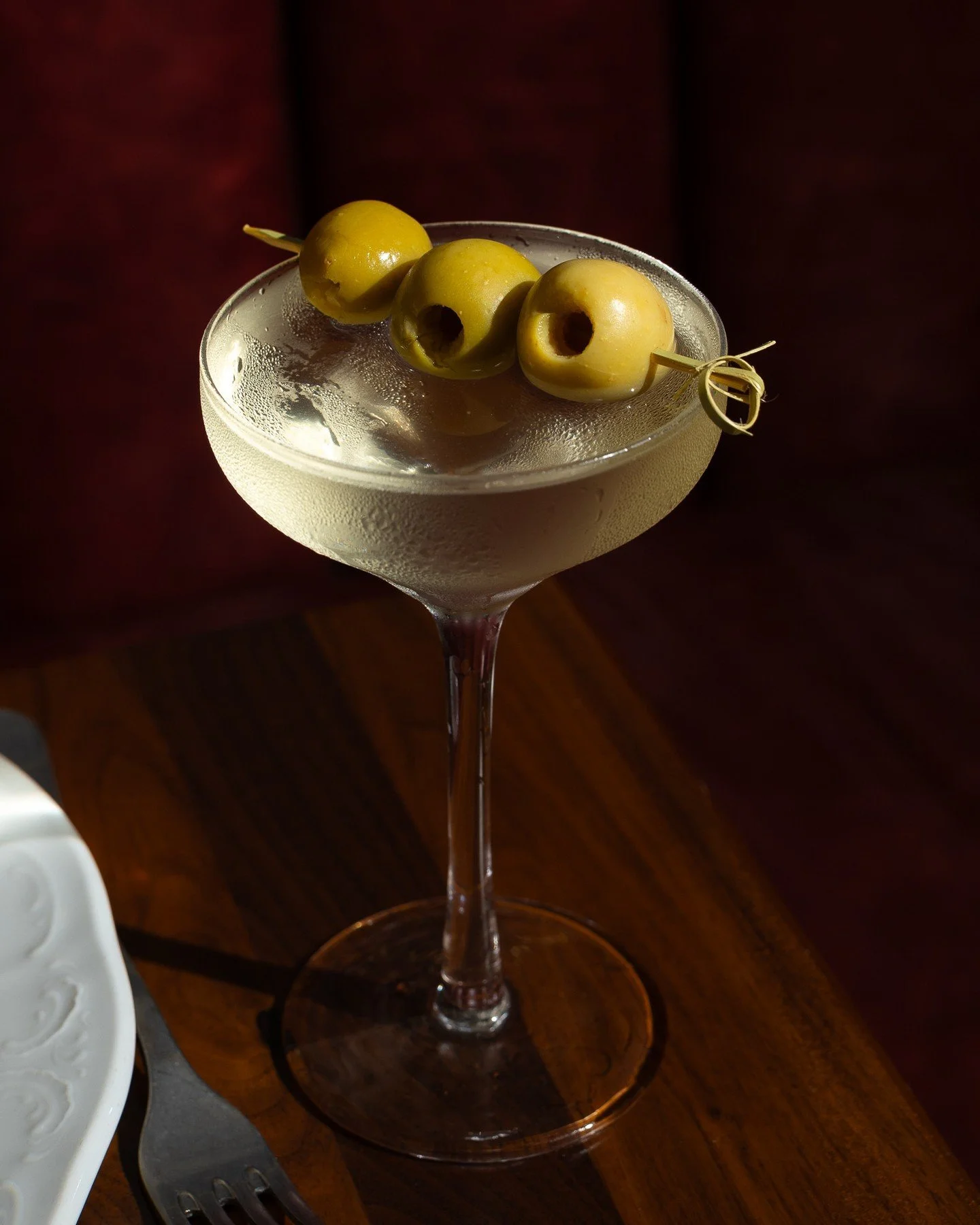 A proper dirty martini needs no introduction. Just chilled vodka, a touch of brine and a seat at the bar ✨