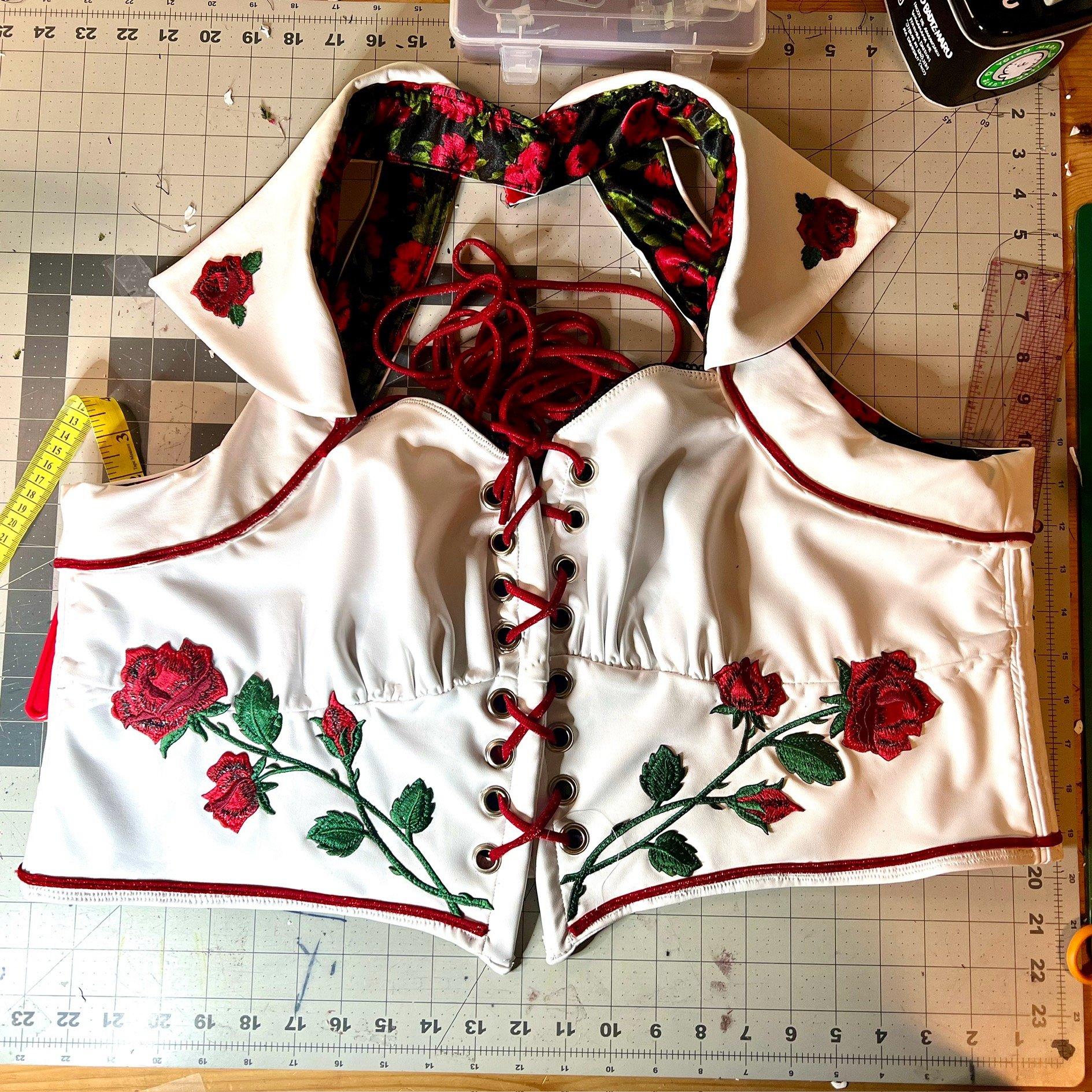 Rubber Rose Western Set