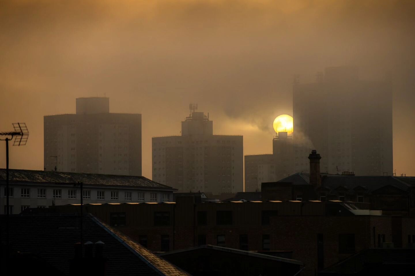 Hazy city sunset over Shawlands, Glasgow.  As witnessed from HQ.  Mesmerising!

#citygram #cinematic #citysunset #wintersunset #urbanphotography #glasgowsunset #cityscape #cityphotography