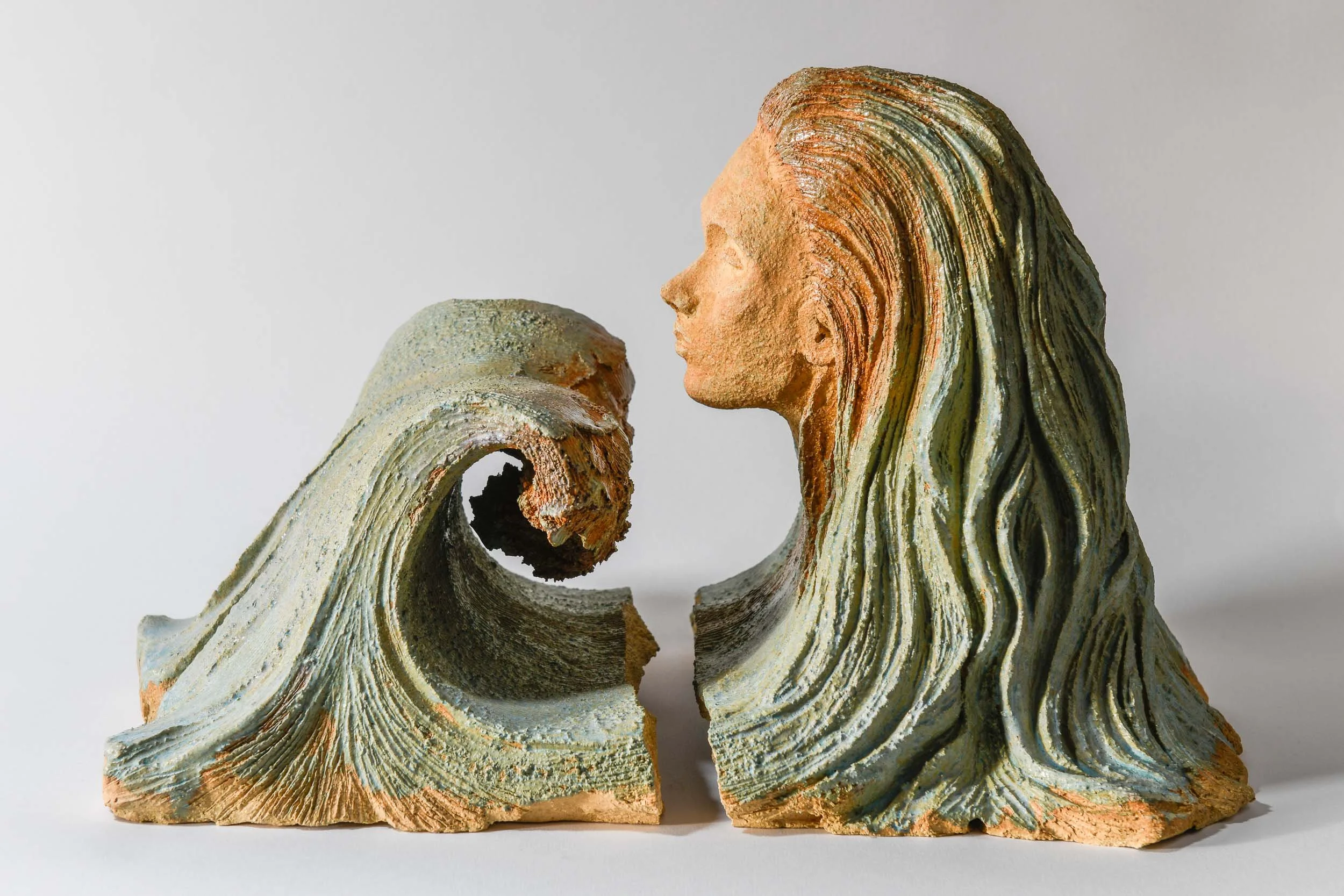 Photography of Scottish ceramic artist Francesca Flynn's sculpture 'The Woman And The Wave'.