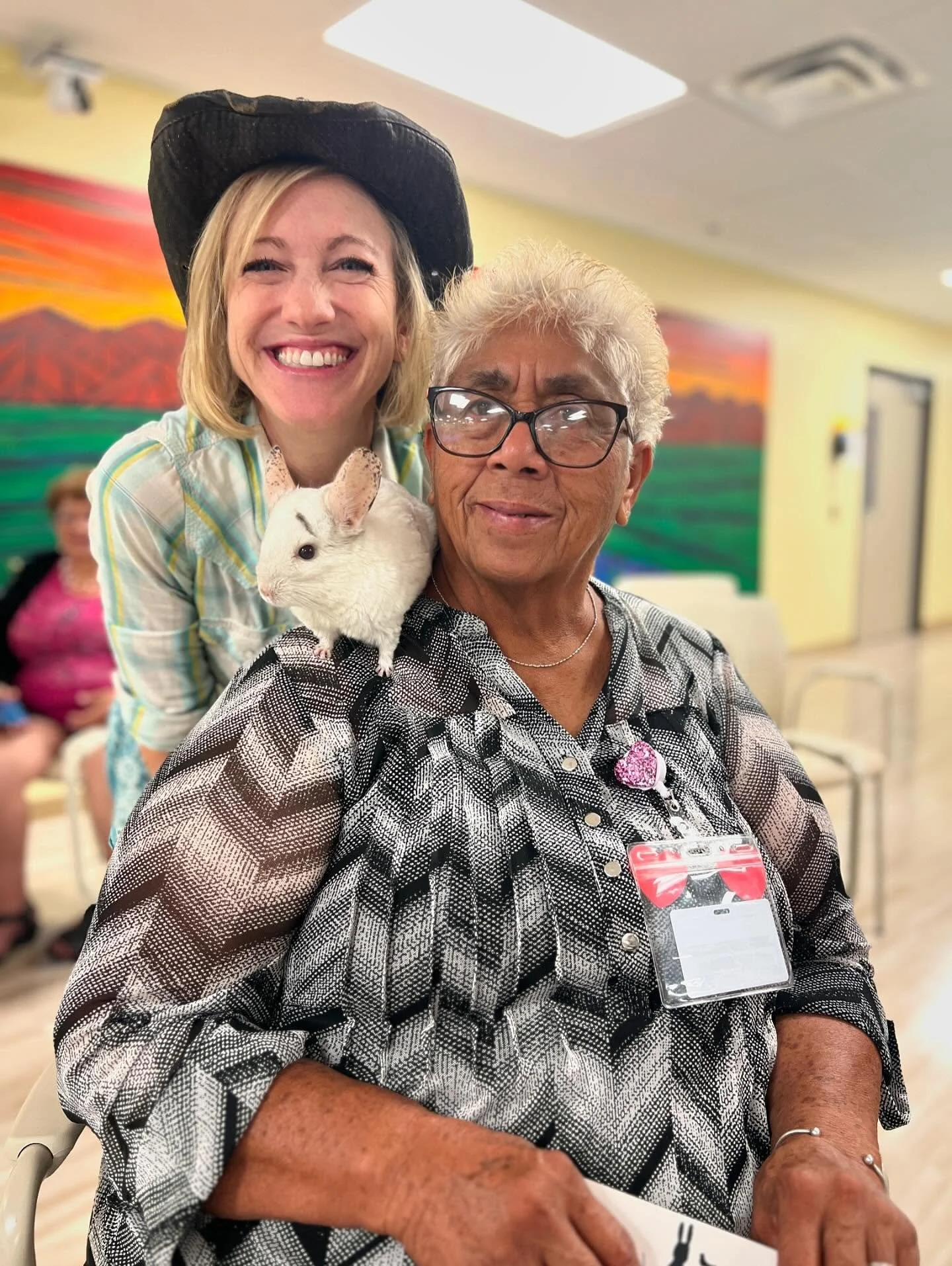 A beautiful day bringing joy, care and smiles to these friends!  #animaltherapy, #bestmedicine, #chinchilla, #citrusbeardeddragon, #guineapig, #chahouagecko, #lionheadbunny, #smiles, #caring, #connection 💖🐰🐢💖