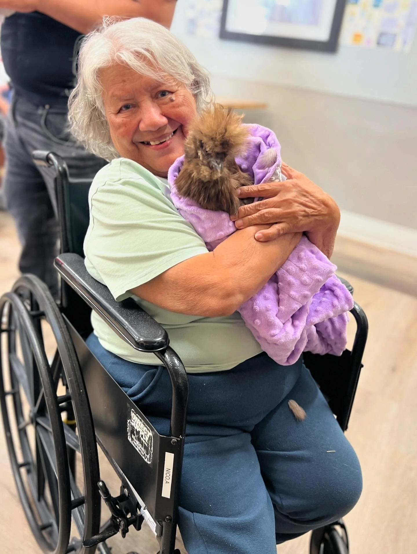 Giggling, smiling and having the best day ever with our animal family was so sweet for these folks!  A little time to focus on joy and laughter instead of medical difficulties brings much needed relief!! What a great day! 💖 🎉🌸#animaltherapy, #nonp