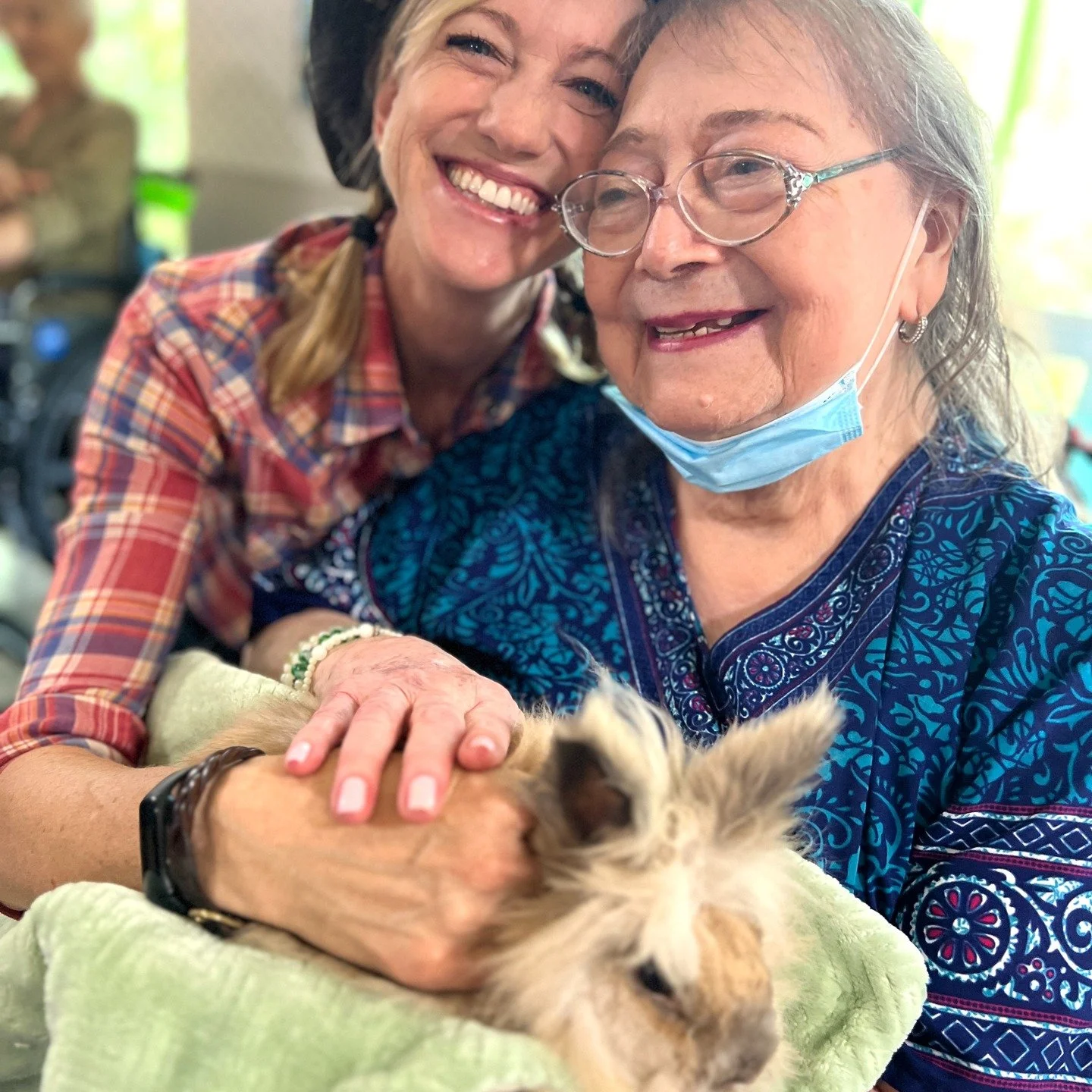 Support The Little Zoo this Giving Tuesday ❤️ with a one-time or monthly tax deductible donation. &lt;3 

Together, we create moments of healing and happiness creating meaningful connections and brightening lives!! &lt;3 
#givingtuesday, #animallove,