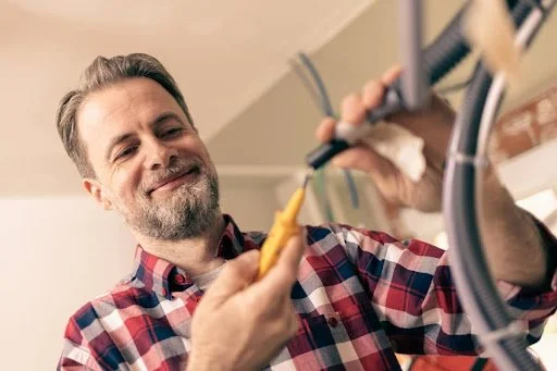 Why You Should Choose a Local Electrical Company in Minneapolis