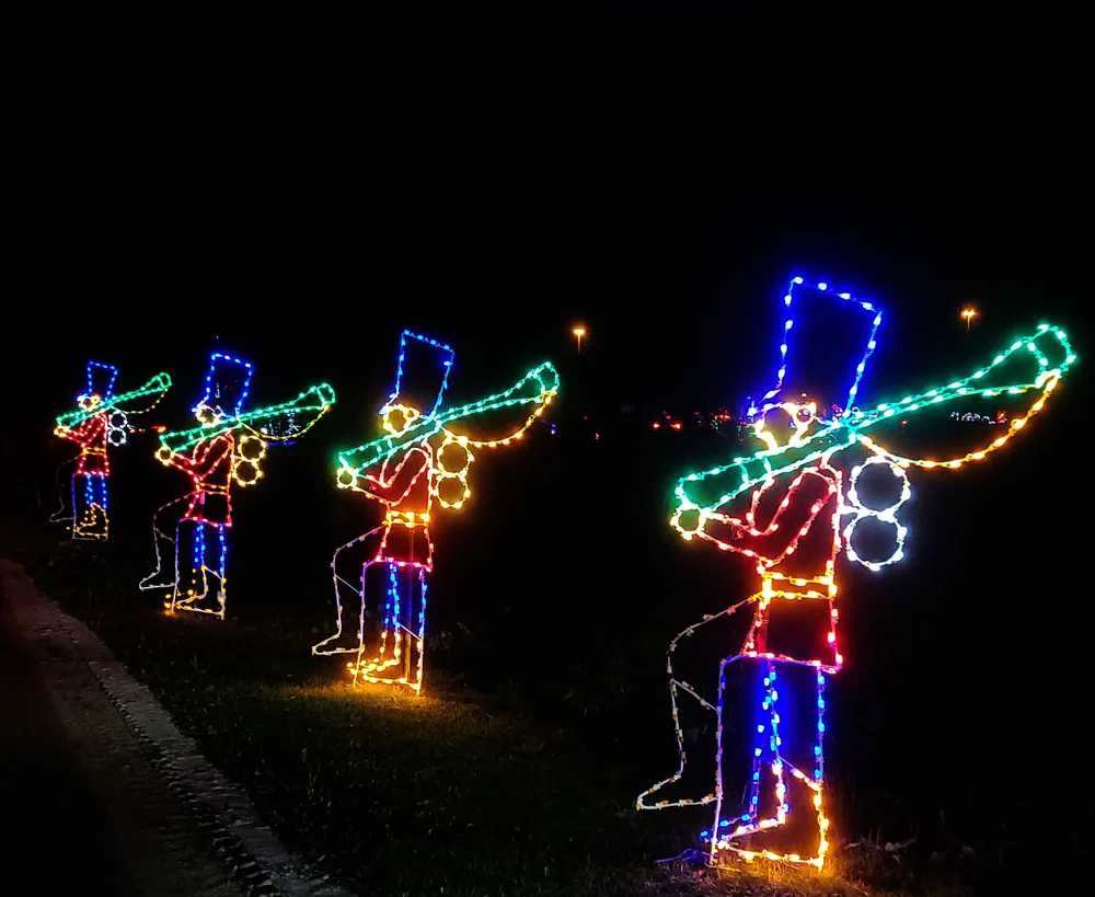 Auburndale Florida The Wonderland Of Lights Drive Through Light Show auburndale-florida-the-wonderland-of-lights-drive-through-light-show