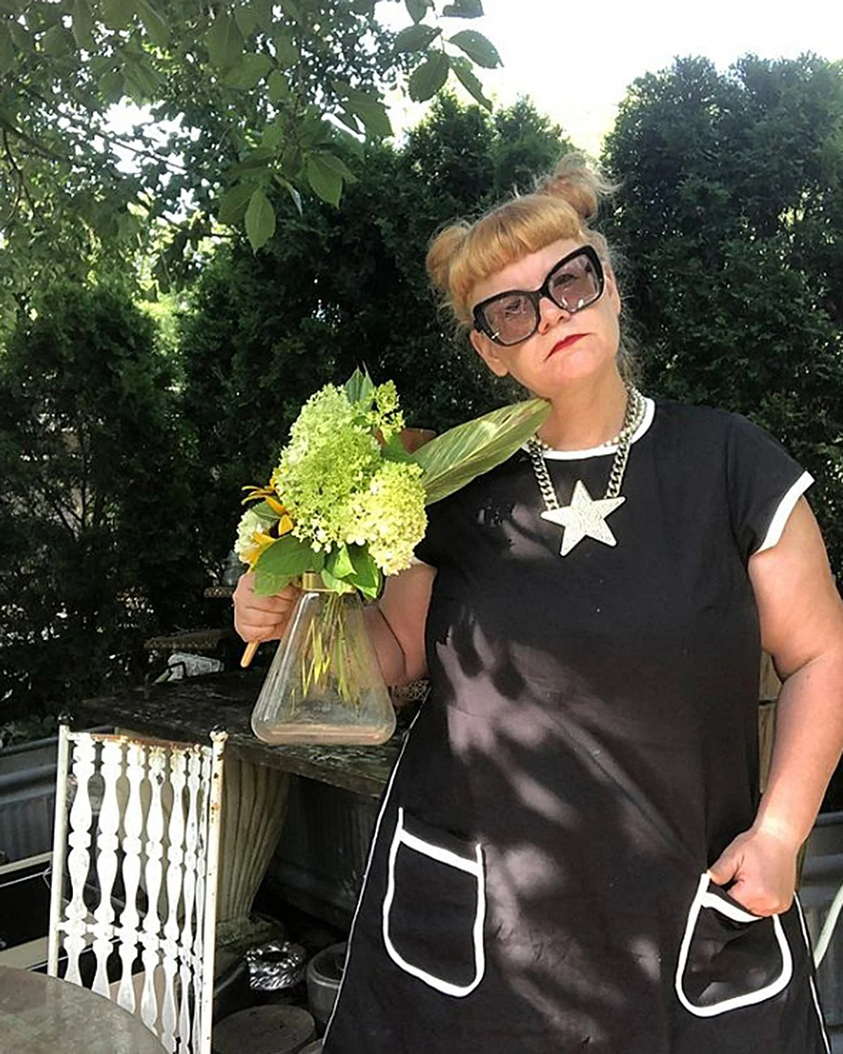 Amanda Thomsen of Kiss My Aster unique plant-lover with cut flowers and a bold look