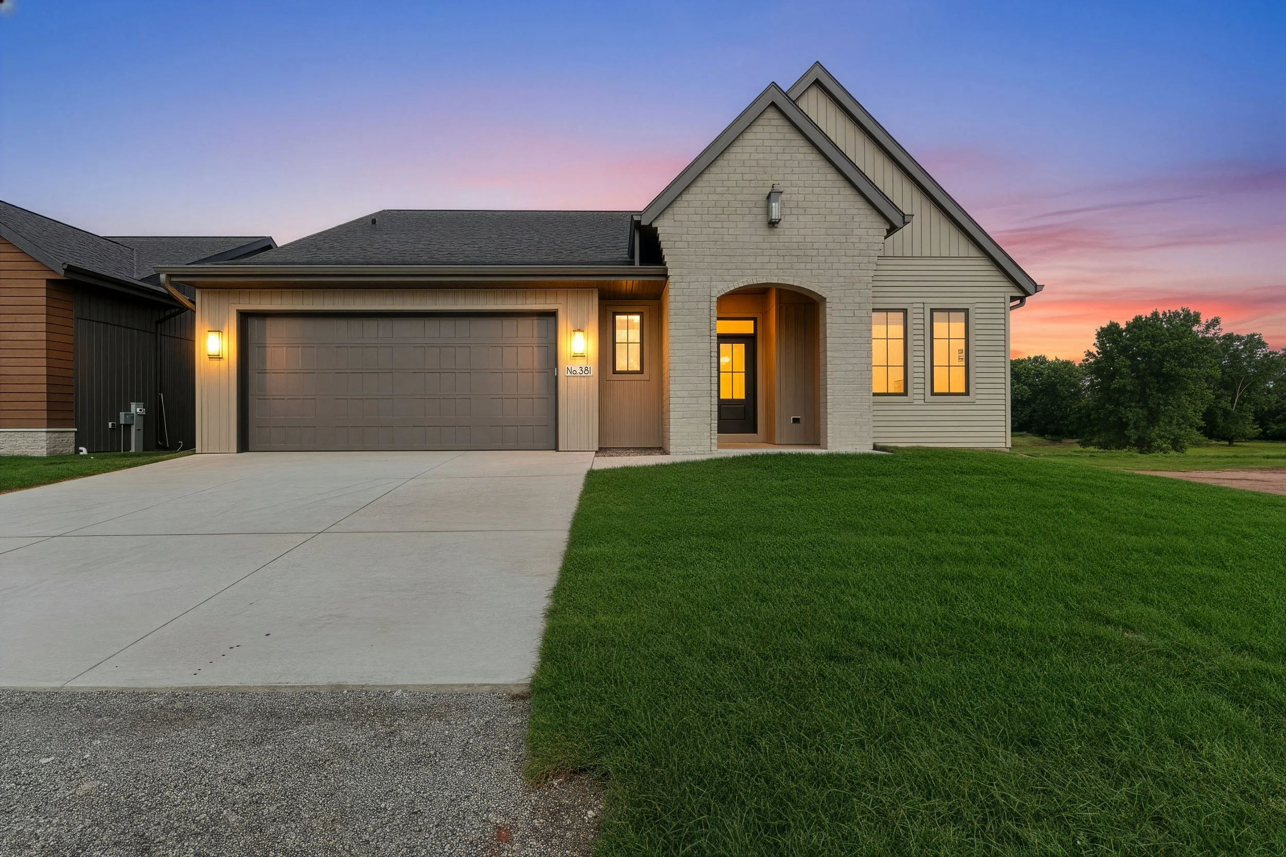 381 Farmhouse Lane - CUSTOM BUILD