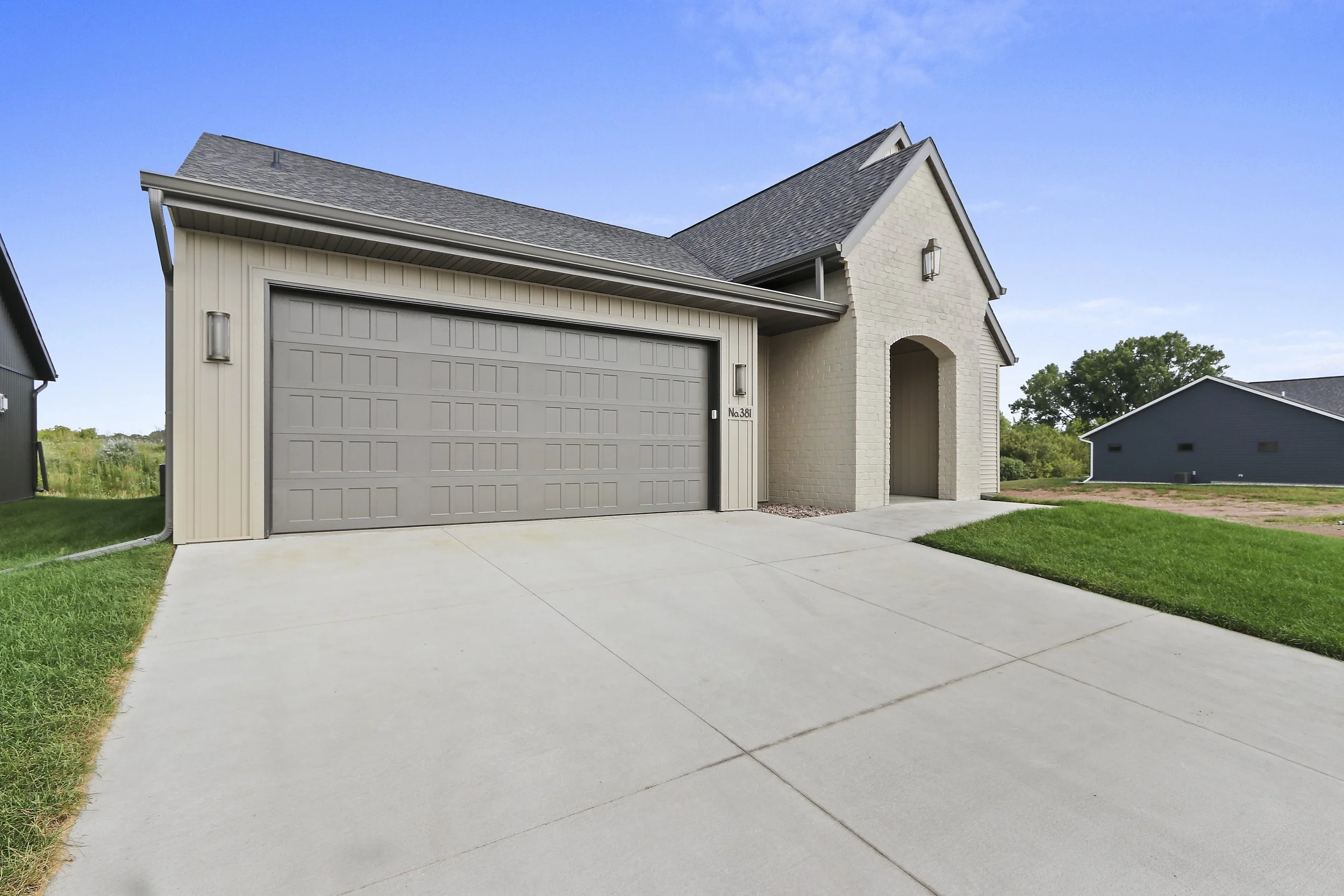 005-381FarmhouseLane-CombinedLocks-WI-54113-FULL.JPG