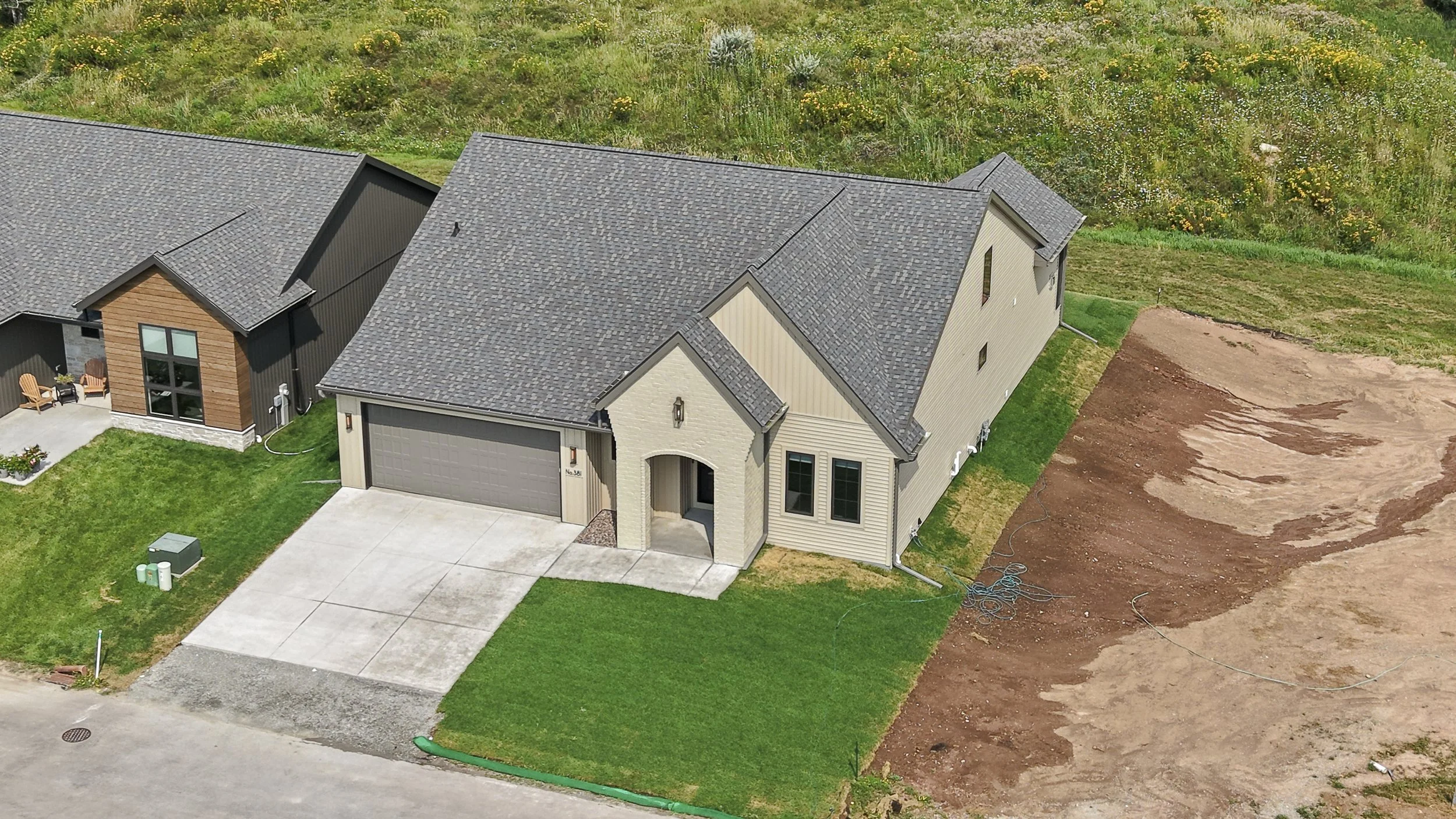 015-381FarmhouseLane-CombinedLocks-WI-54113-FULL.JPG