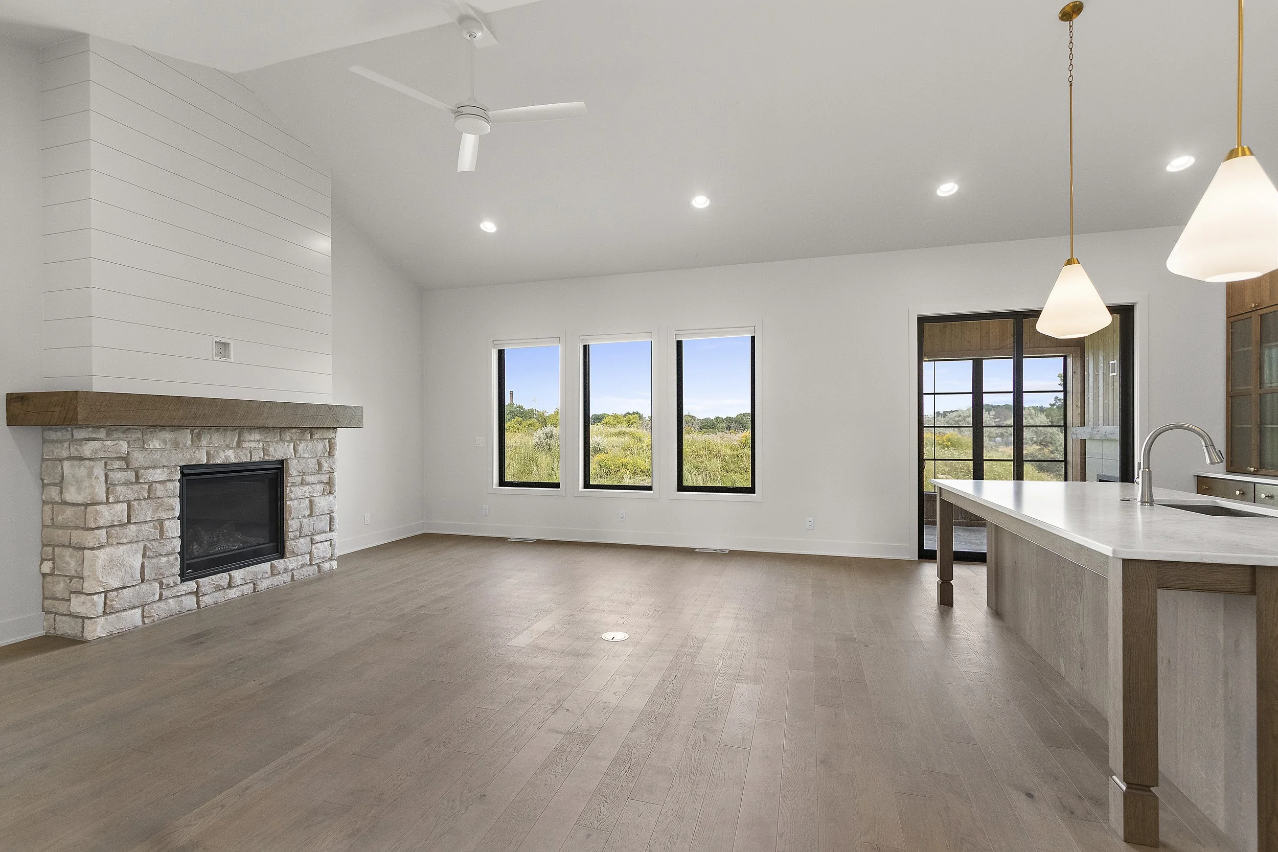 057-381FarmhouseLane-CombinedLocks-WI-54113-FULL.JPG