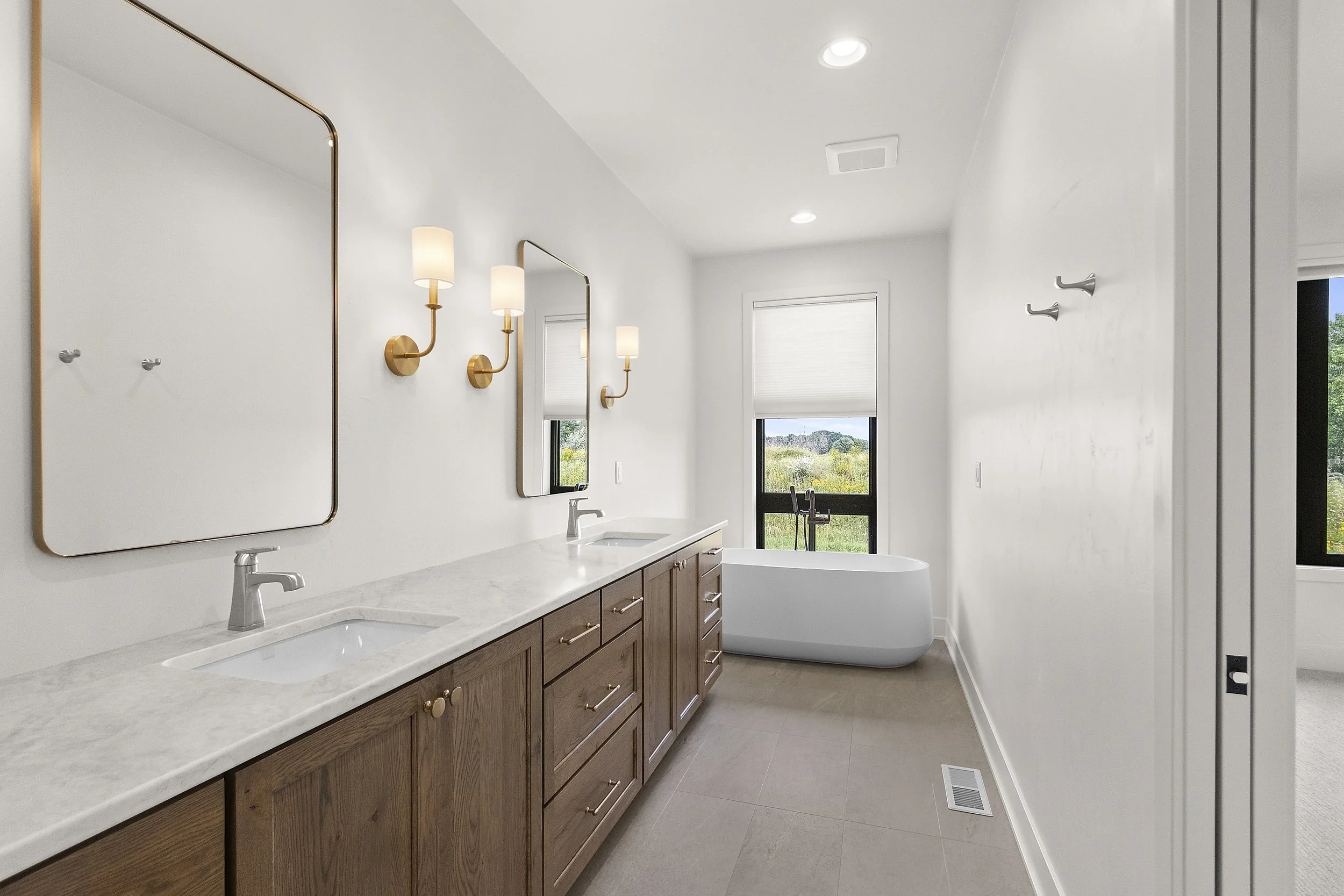066-381FarmhouseLane-CombinedLocks-WI-54113-FULL.JPG