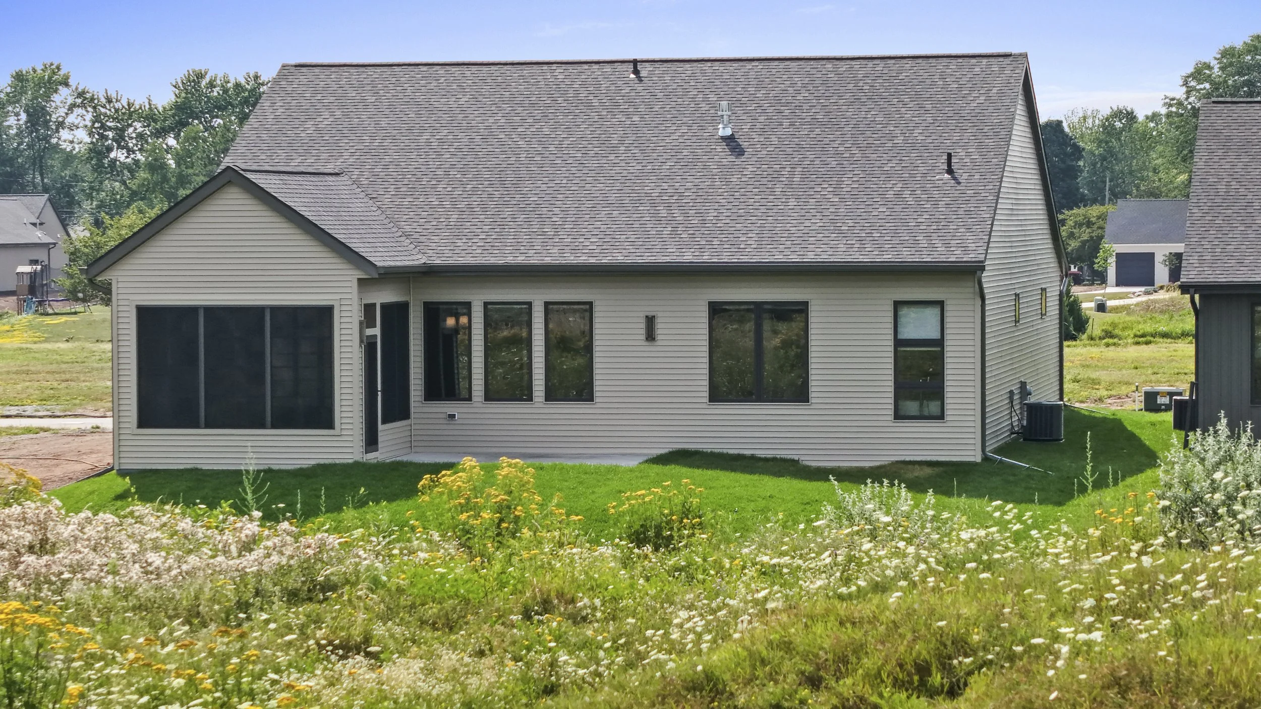 020-381FarmhouseLane-CombinedLocks-WI-54113-FULL.JPG
