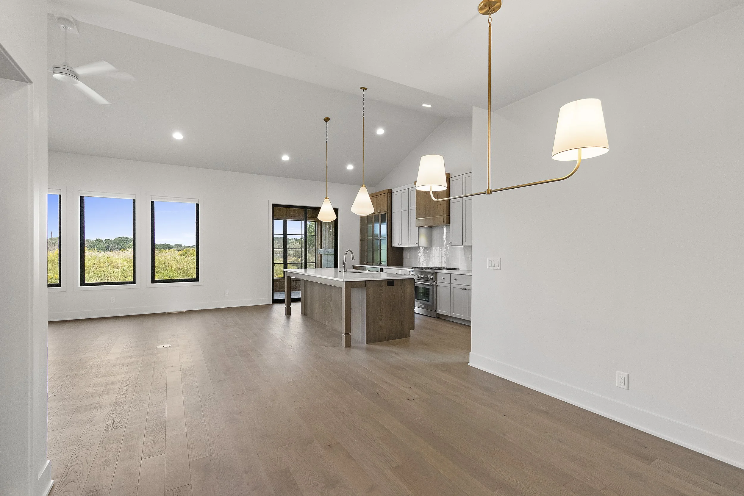047-381FarmhouseLane-CombinedLocks-WI-54113-FULL.JPG