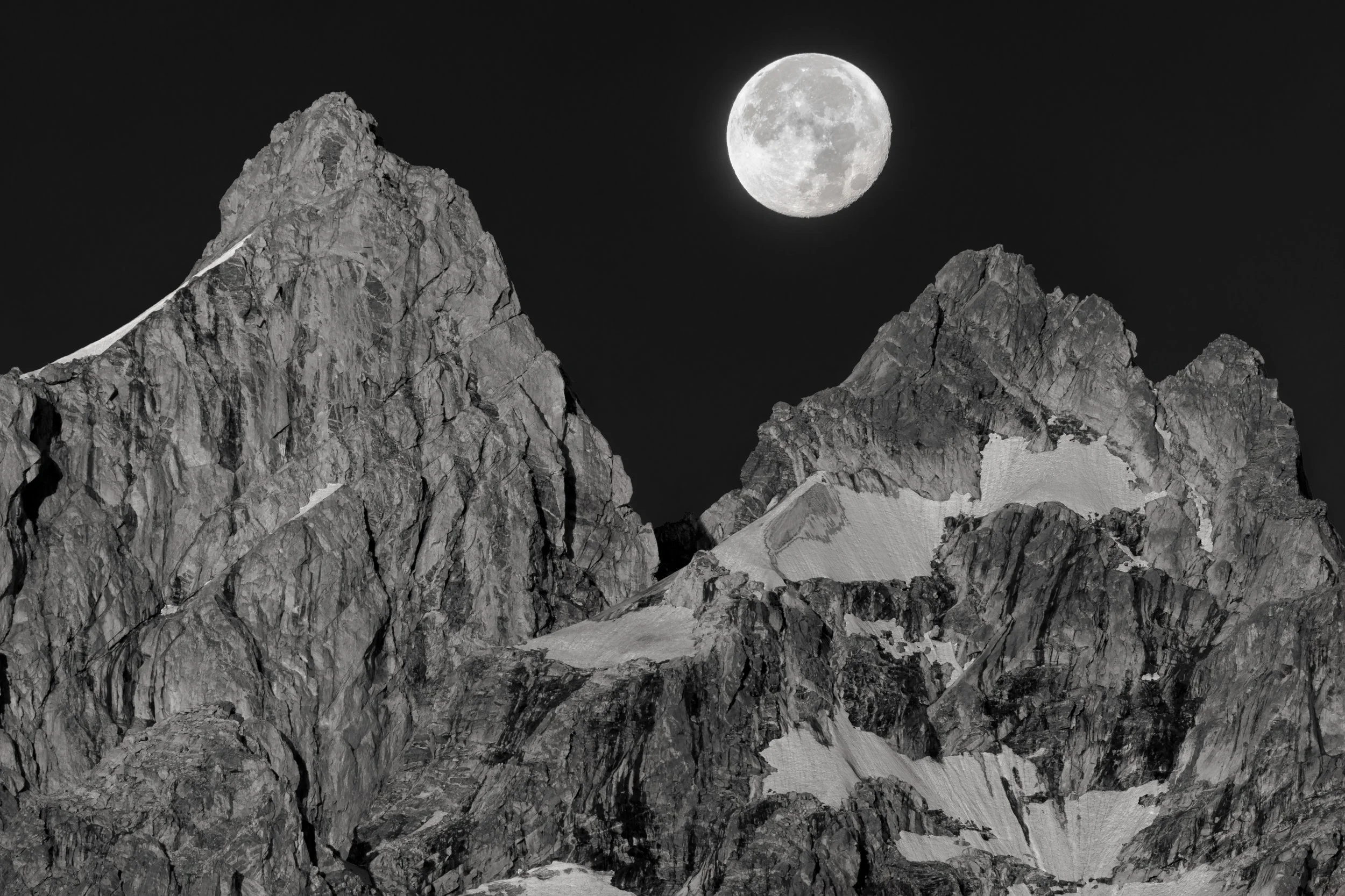 Supermoon 2022-4-BNW.jpg