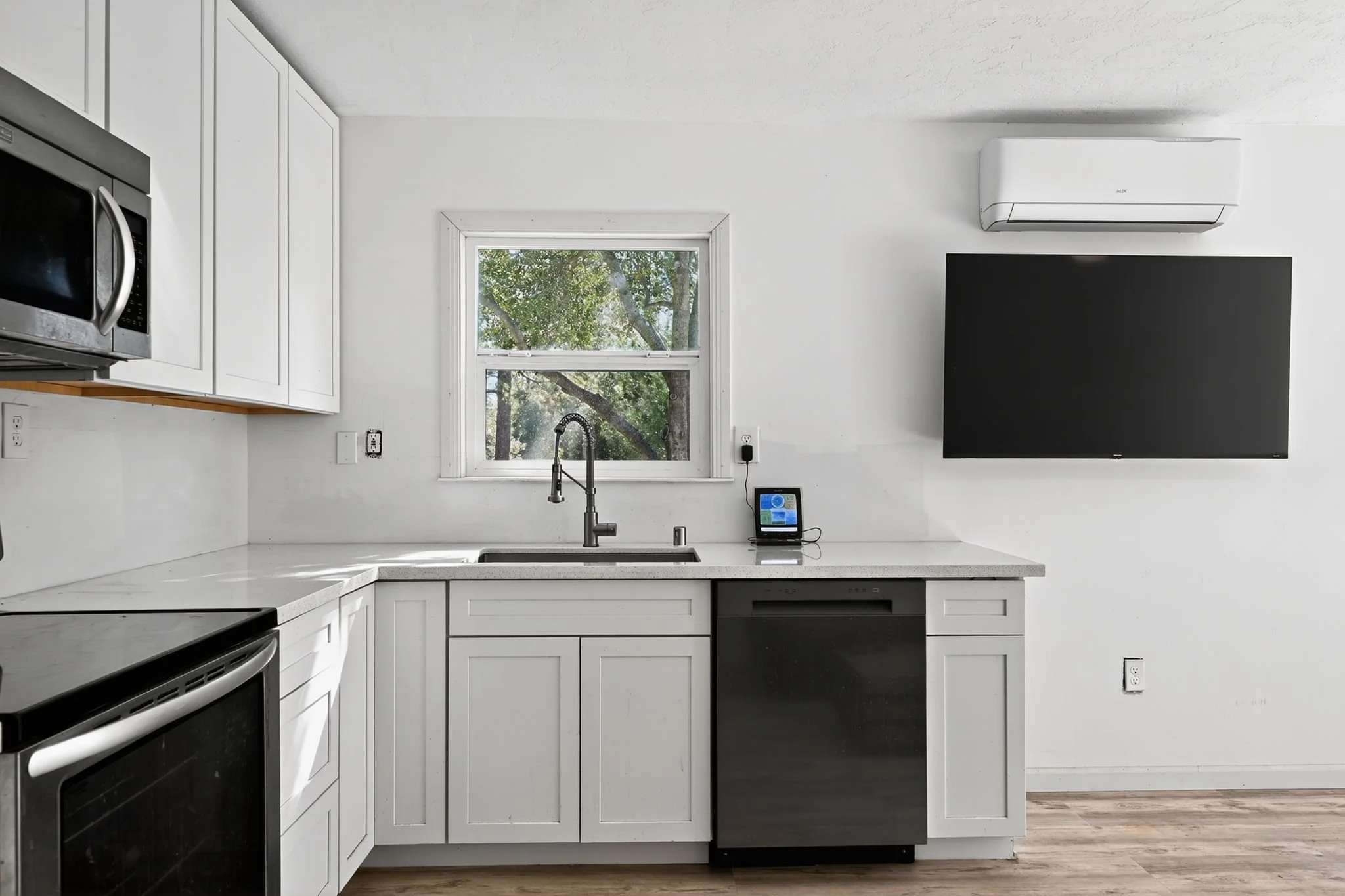 26_28919_Deer_Creek_Trail_Pine_Valley_CA_91962_USA-Kitchen-DSC_3360.jpg