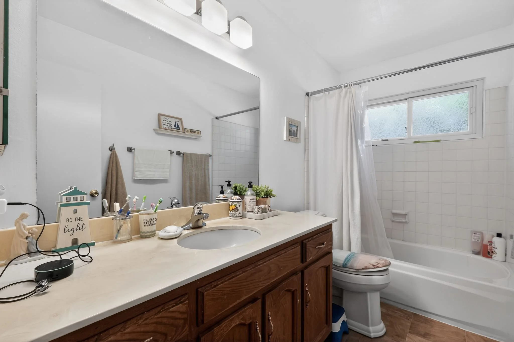 30_7811_Golfcrest_Dr_San_Diego_CA_92119_USA-Bathroom-STANDARD_013.jpg