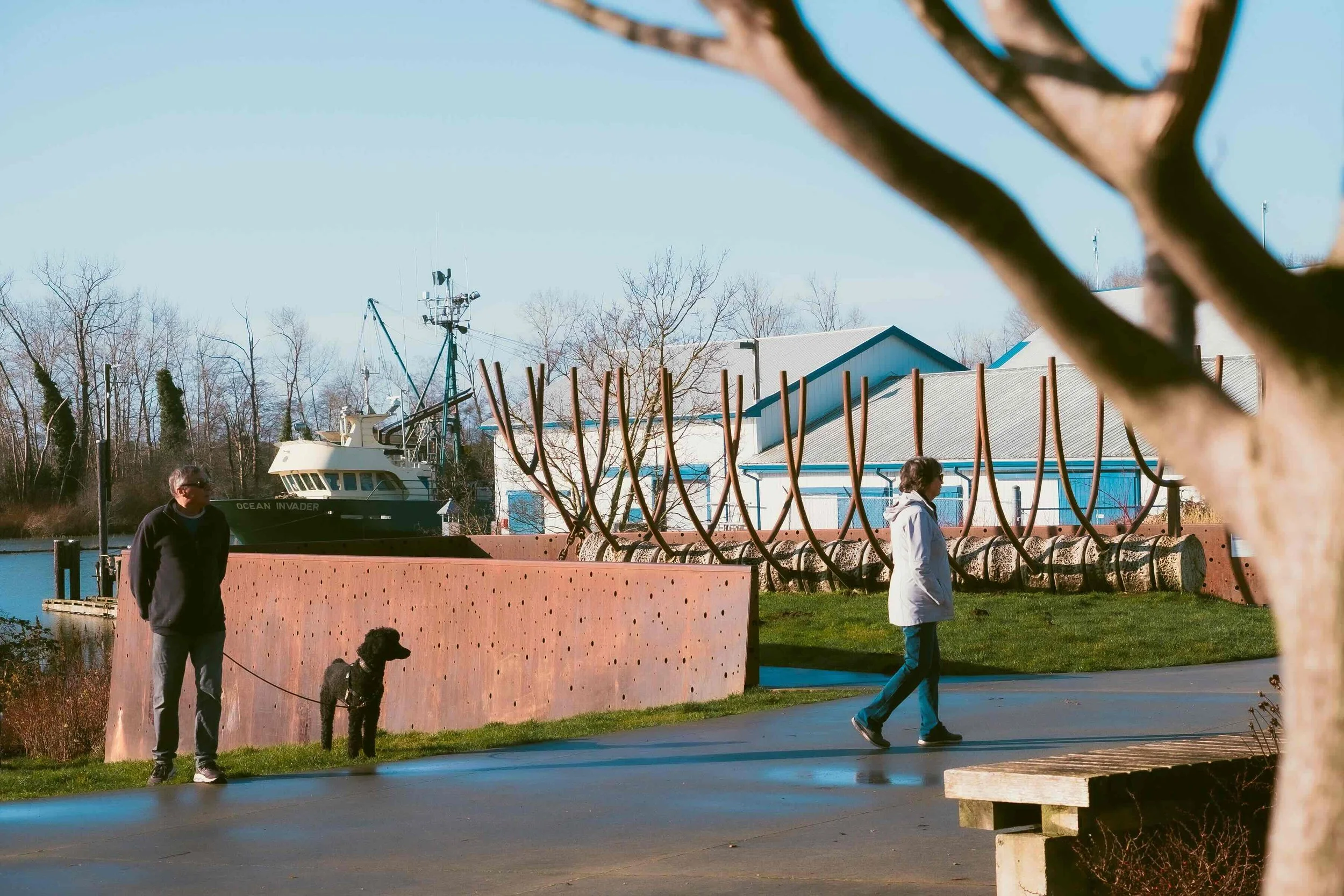 aidan-chan-photo-london-landing-steveston-lady-man-dog.jpeg