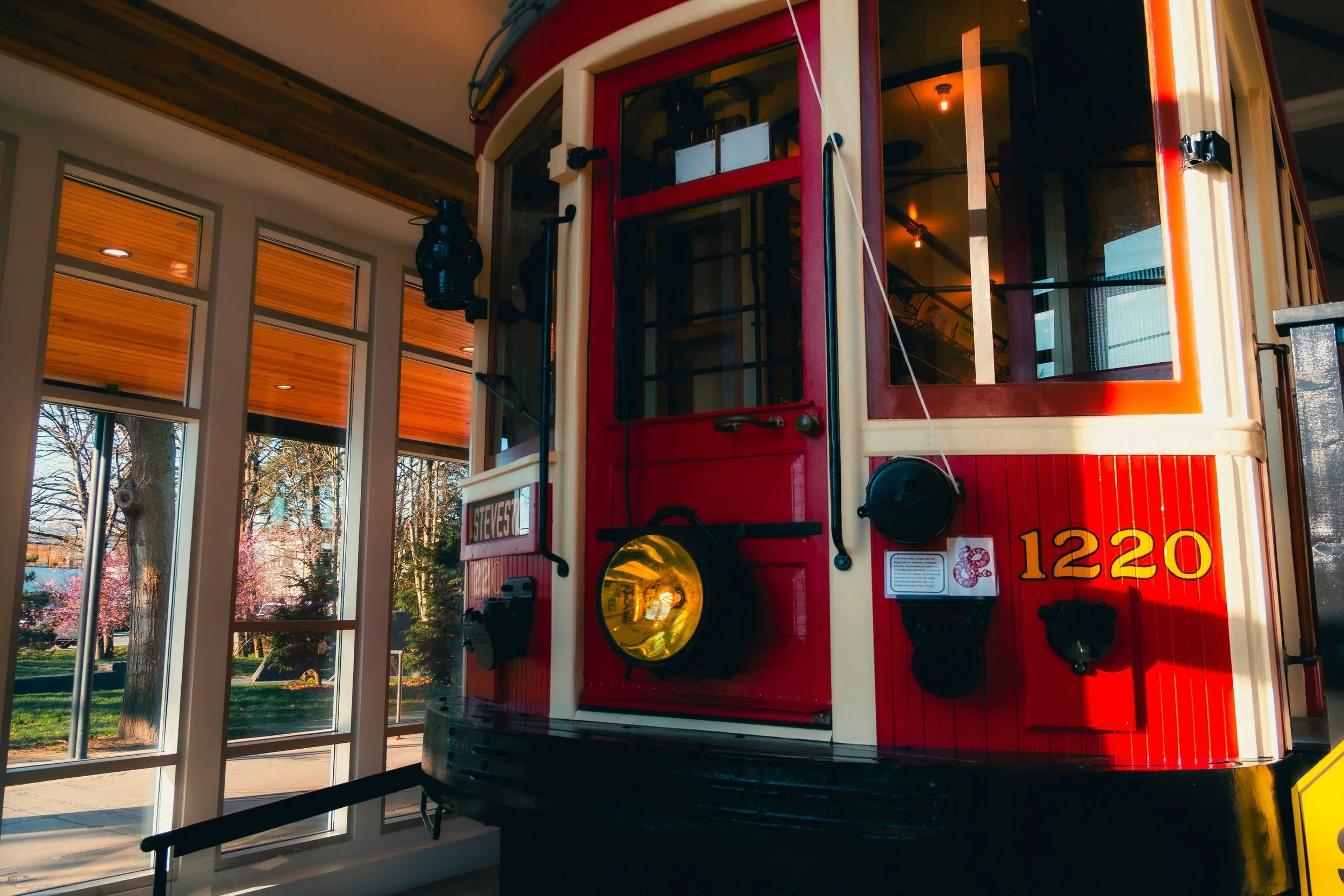 aidan-chan-photography-steveston-tram-front.jpeg
