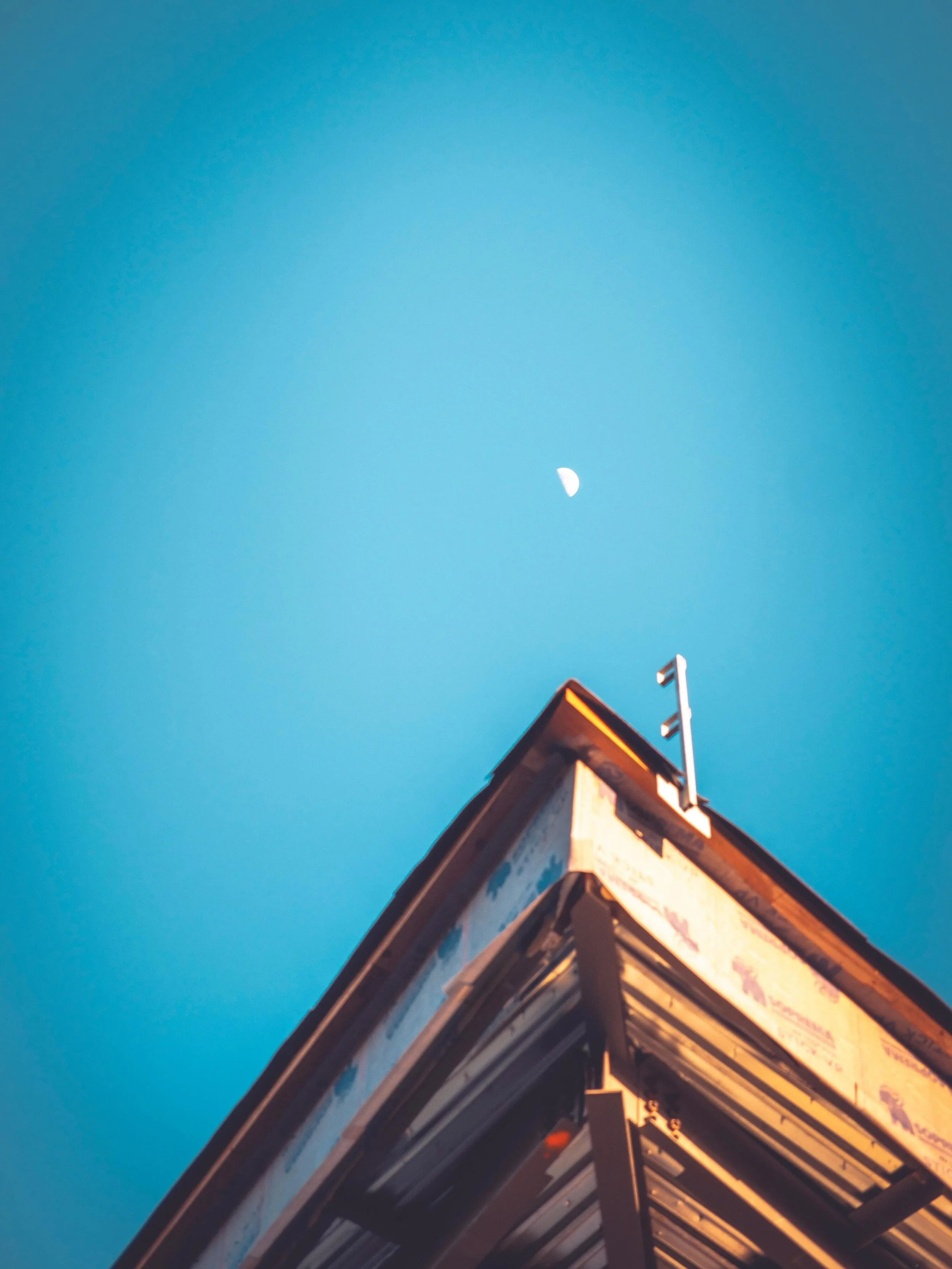 aidan-chan-photos-steveston-community-centre-moon.jpeg