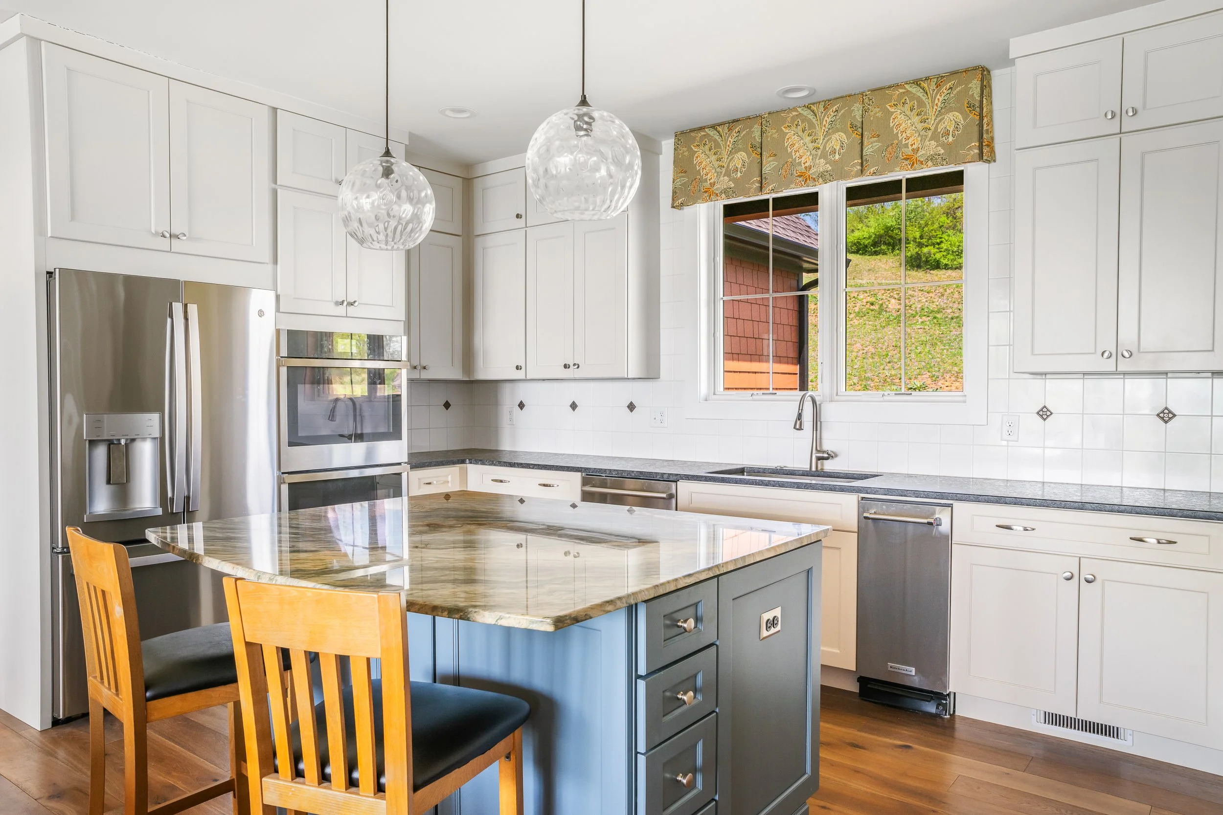 Elk Meadow Drive - Interiors-6.jpg