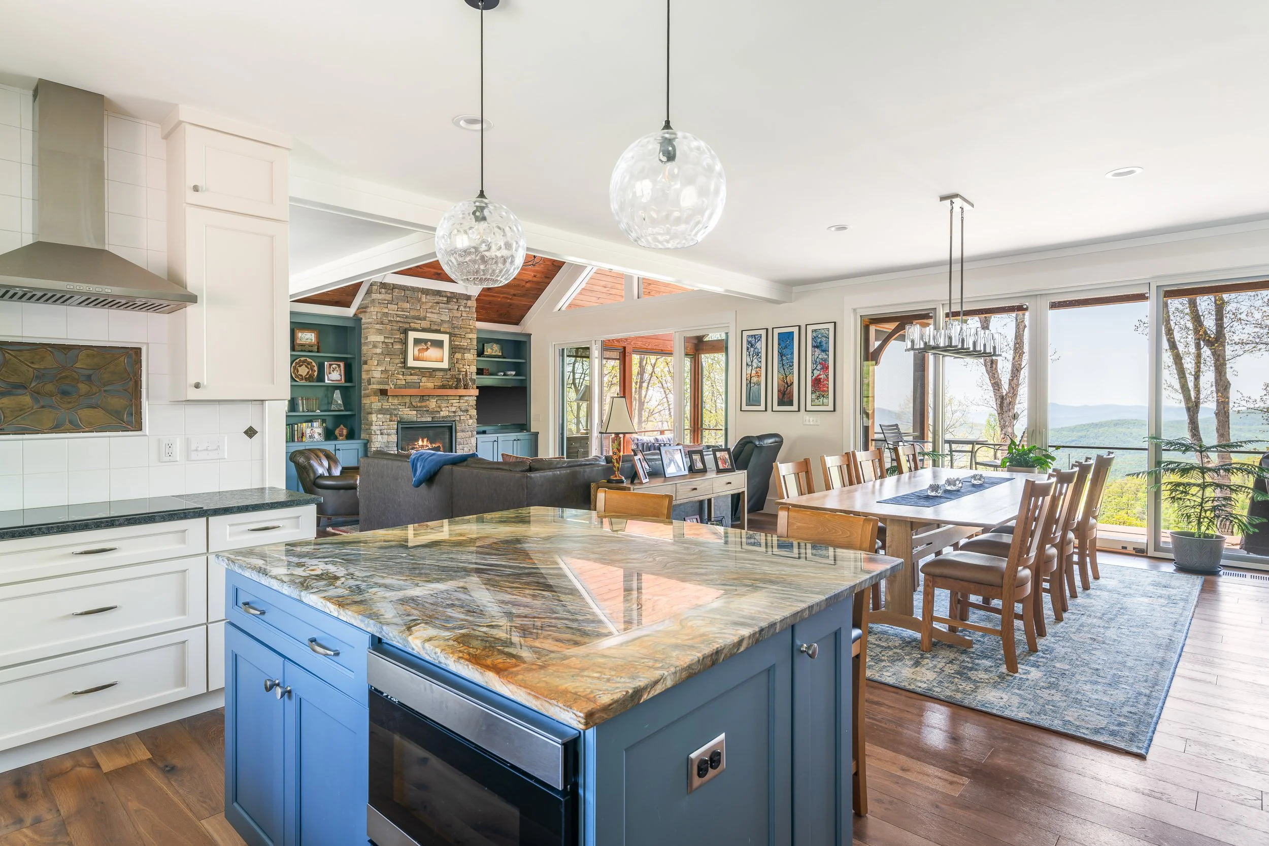 Elk Meadow Drive - Interiors-4.jpg