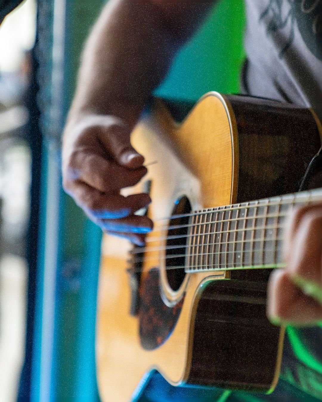 Live music is on tonight at Way Back&mdash;grab a pint, find your spot, and let the sound take you somewhere nostalgic.

Come in, sing along, and stay awhile. 

#WayBack #WayBackBrewCo #CraftBrewery #CraftBeer #SurreyBC #LocalBrewery #LiveMusic