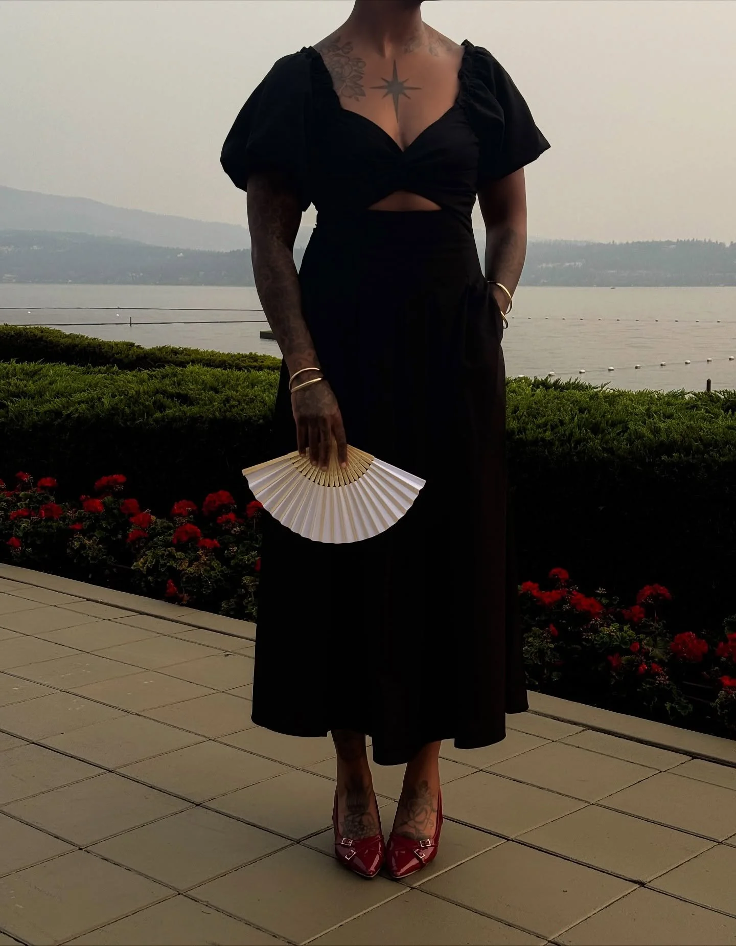 💋
Tattoos made at @superelectrictattoo 
#tattoo #oregontattoo #pdxtattoo #finelinetattoo #suntattoo #butterflytattoo #scripttattoo #blacktattooartist #femaletattooartist #wlw #lesbians# #hehe