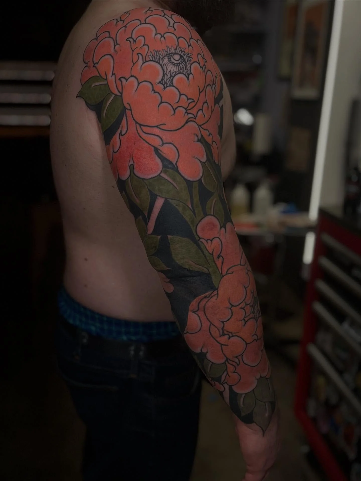 Getting closer on this peony sleeve! 
Books are open link in bio!
.
.
.
.
.
.
.
.
.
.
.
.
.
.
.
.
.
#JapaneseTattoo #peonytattoo #peonies #floraltattoo #sleevetattoo #fullsleeve #japanesesleeve #blacktattoo #largescaletattoo #eugeneoregon #eugeneta