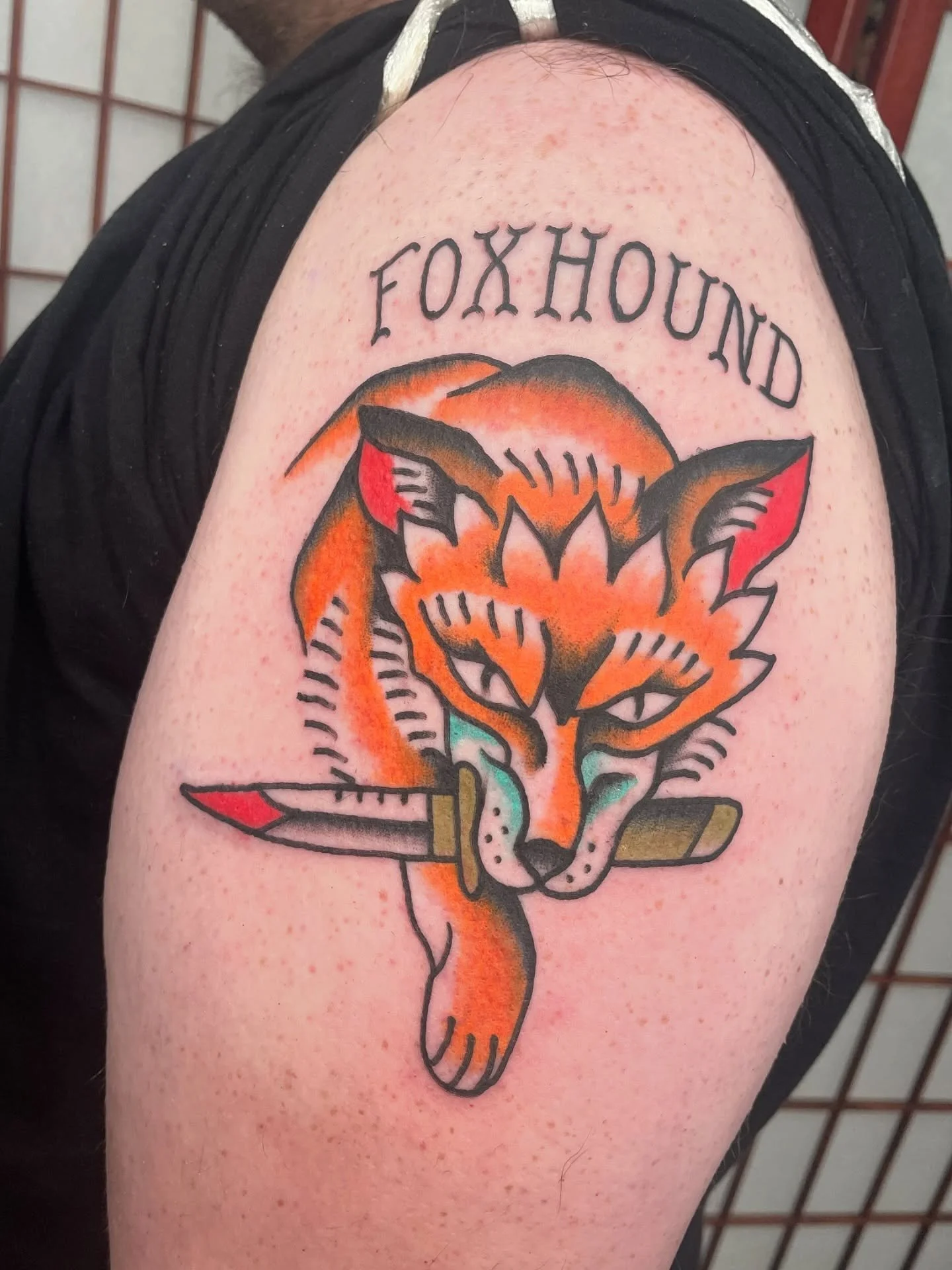 MGS for my long time friend, Caleb.
🧡🦊🧡🦊🧡
#metalgearsolid #metalgearsolidtattoo #traditionaltattoo #boldtattoo #oldschooltattoo #trad #anericantraditional #tattooflash #pdx #pdxtattoo #eugene #eugenetattoo