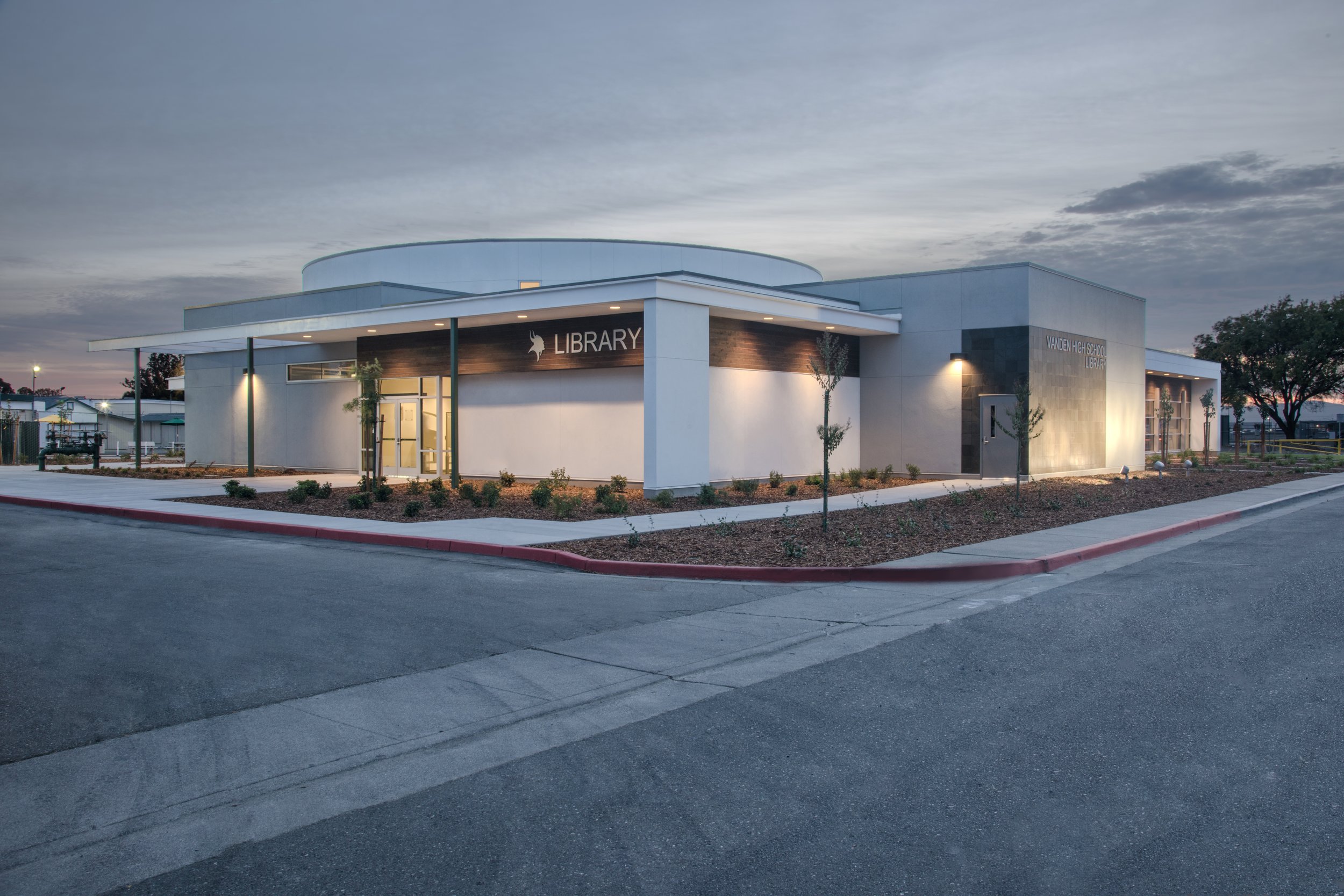 TUSD Vanden HS Library