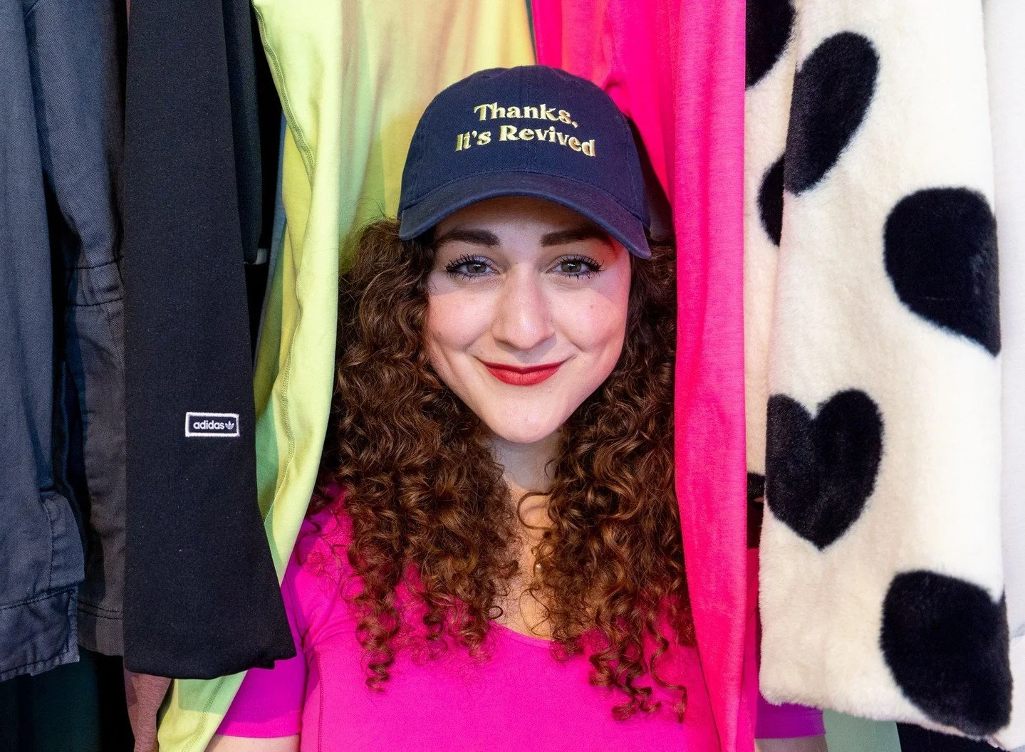 Me when someone asks if I want to go secondhand shopping 😊👀💚
Grab your friends and stop by to shop the latest new-to-you pieces to hit the floor. We're open 'til 5pm!!
#activewear #casualstyle #leggings #sneakerhead #secondhandfashion #susta