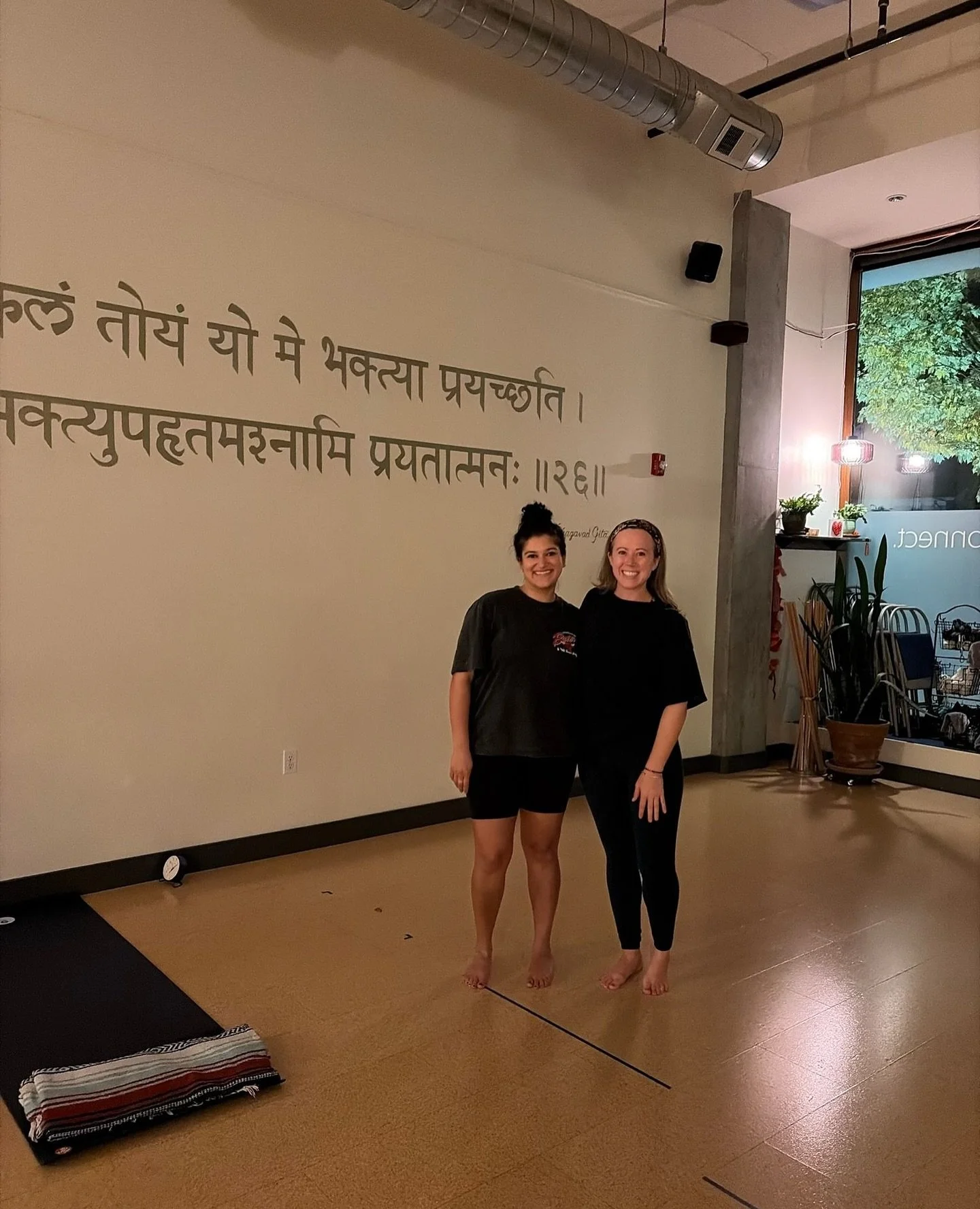 A few photos from our recent visit to our October Studio of the Month, @thebhaktiyogamovementcenter! 🤗
Reminder: ALL @thebhaktiyogamovementcenter instructors & members get 10% off their purchase at @revive_athletics through the end of the mo