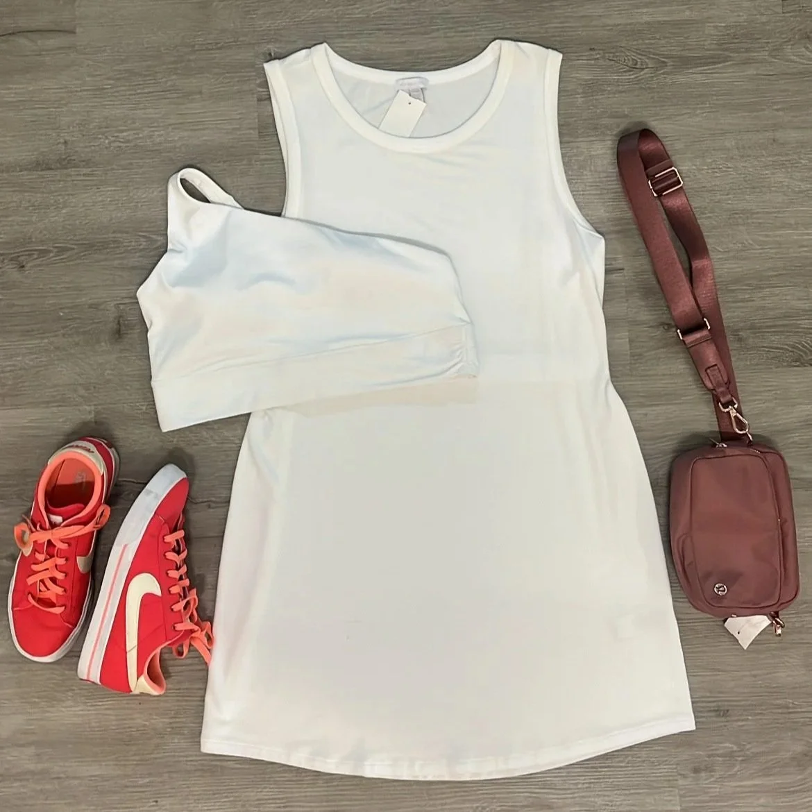 5 Activewear Essentials for Summer Adventures