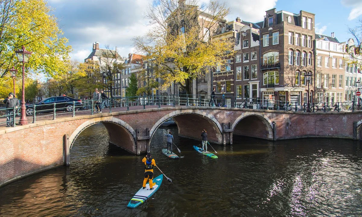 paddleboarding-amsterdam-bridges-1.jpg