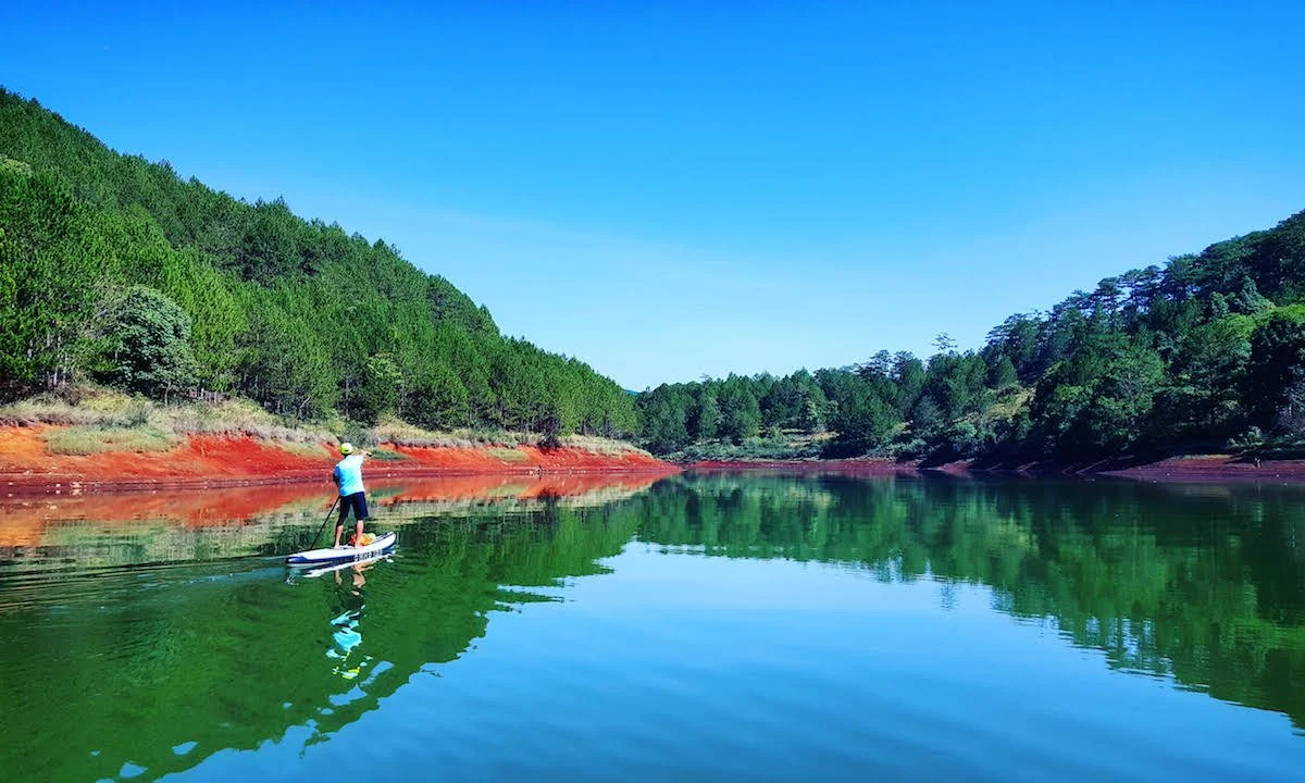 paddle-boarding-vietnam-tuyen-lake.jpg