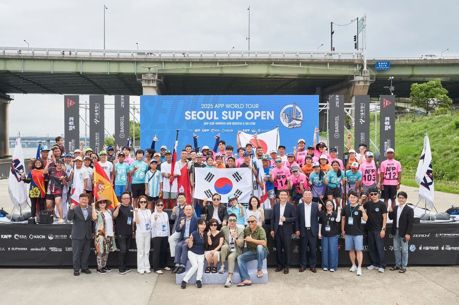 Shuri Araki And Hirata Otono Take Victory In Seoul