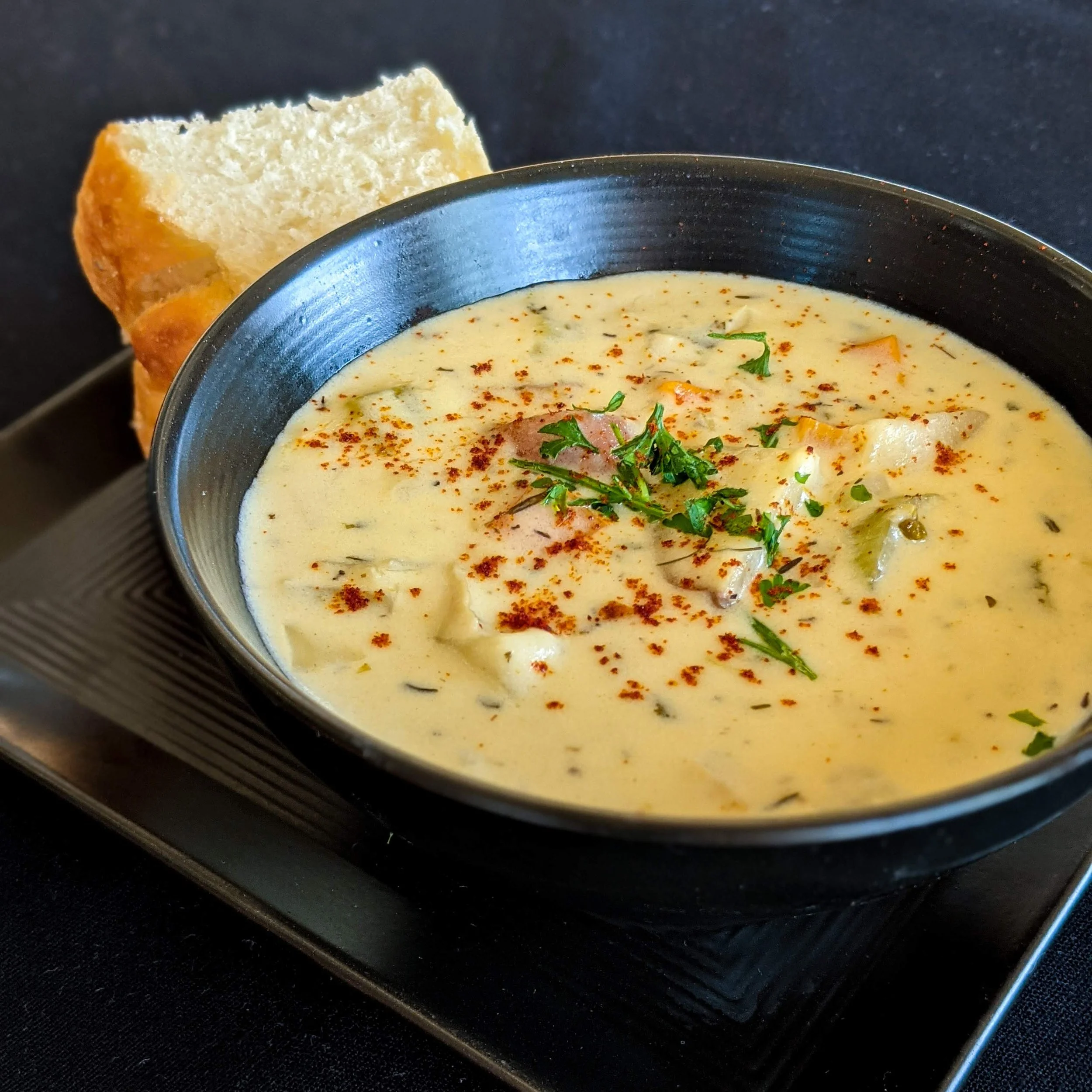 Razor Clam Chowder (1 bowl or 2 cups)