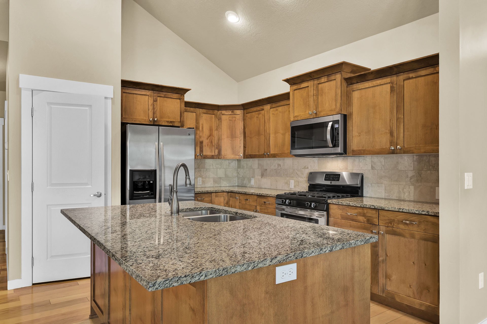 2854cloverdale-14 copy.jpg