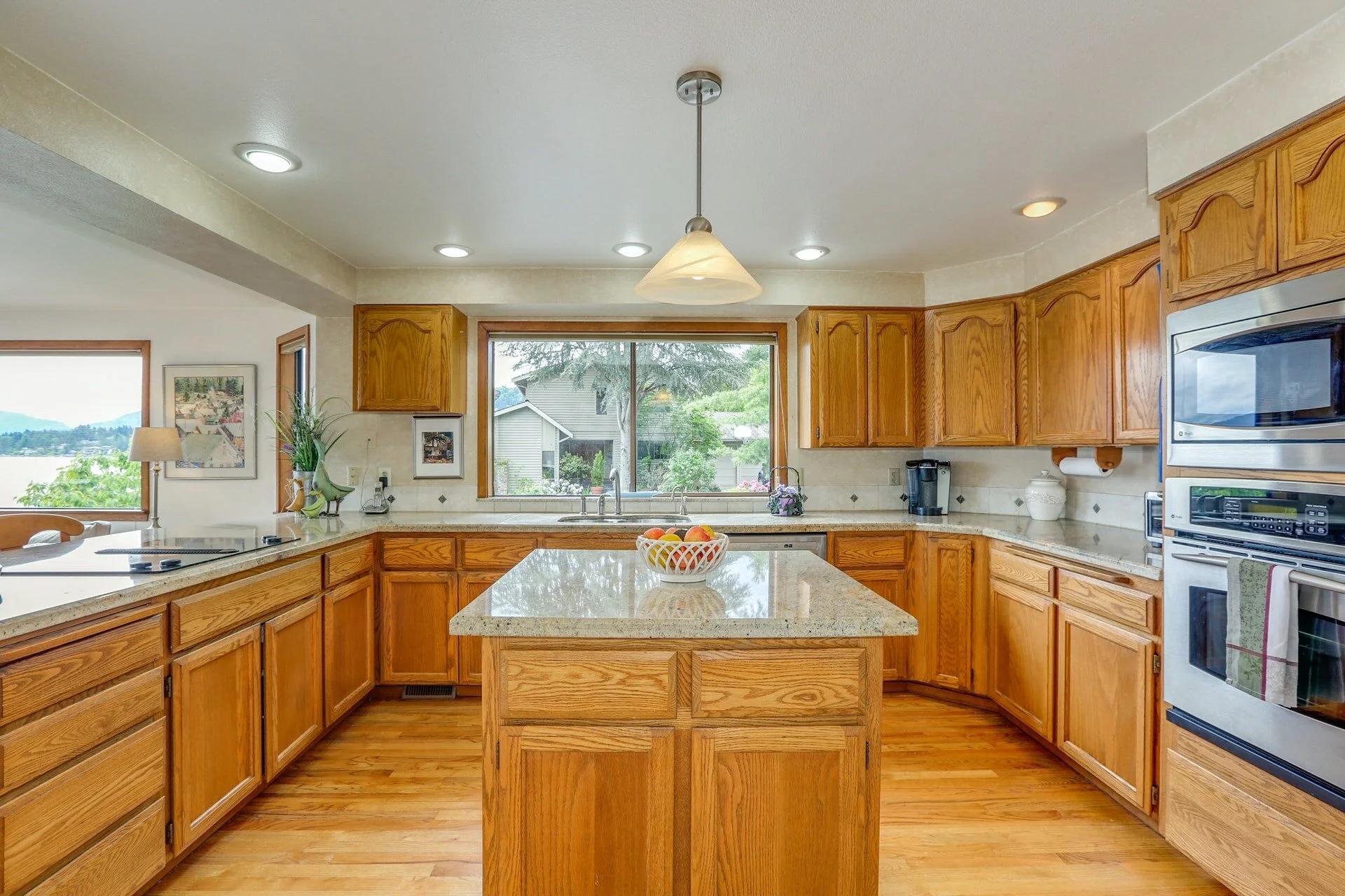 025-345638--Blended-161_hdr.jpg