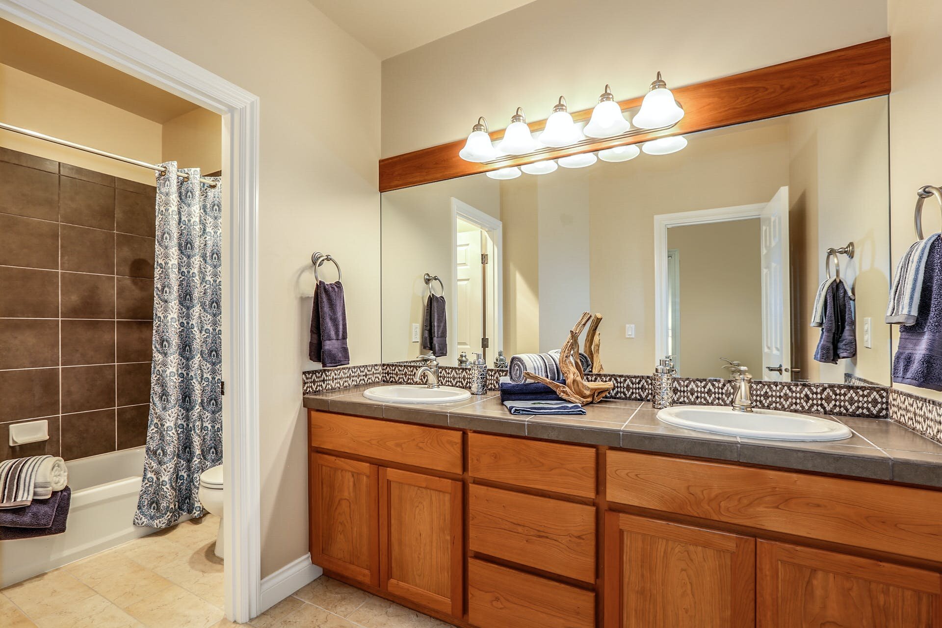 045-373343--Blended-269_HDR.jpg