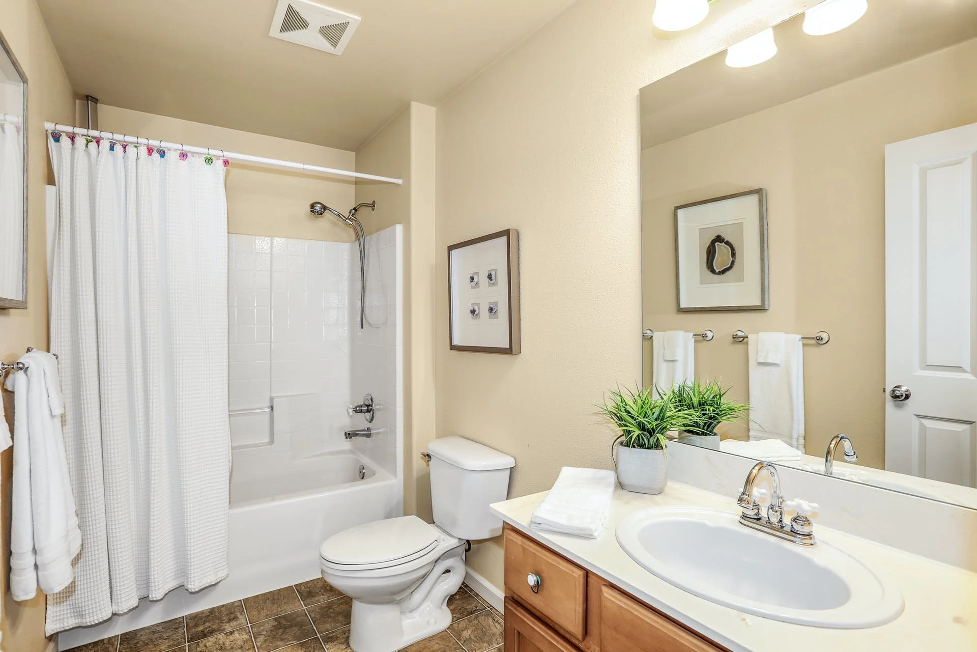 023-405552-1E3A7276_HDR.jpg