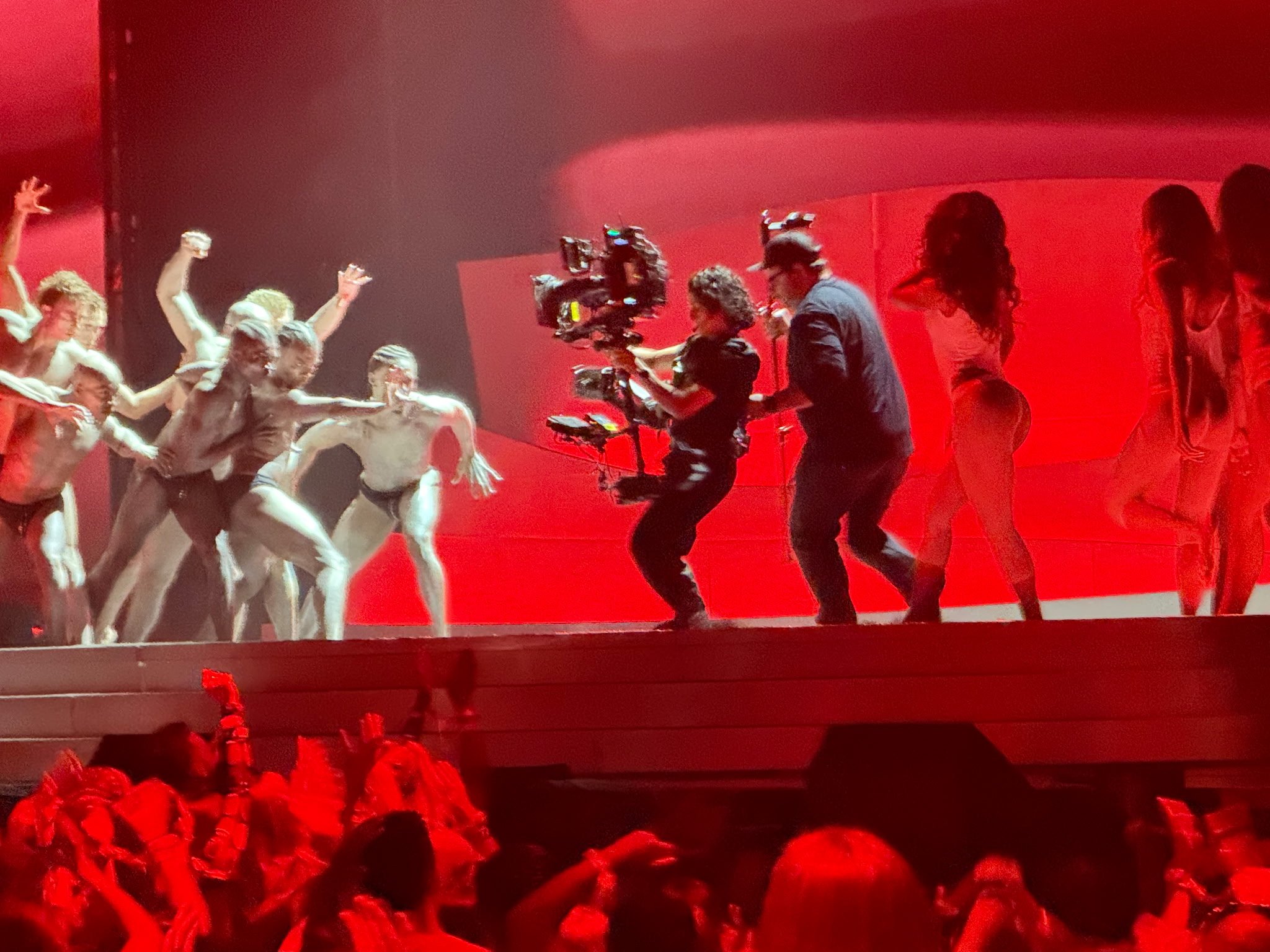 Operator Kat Kallergis