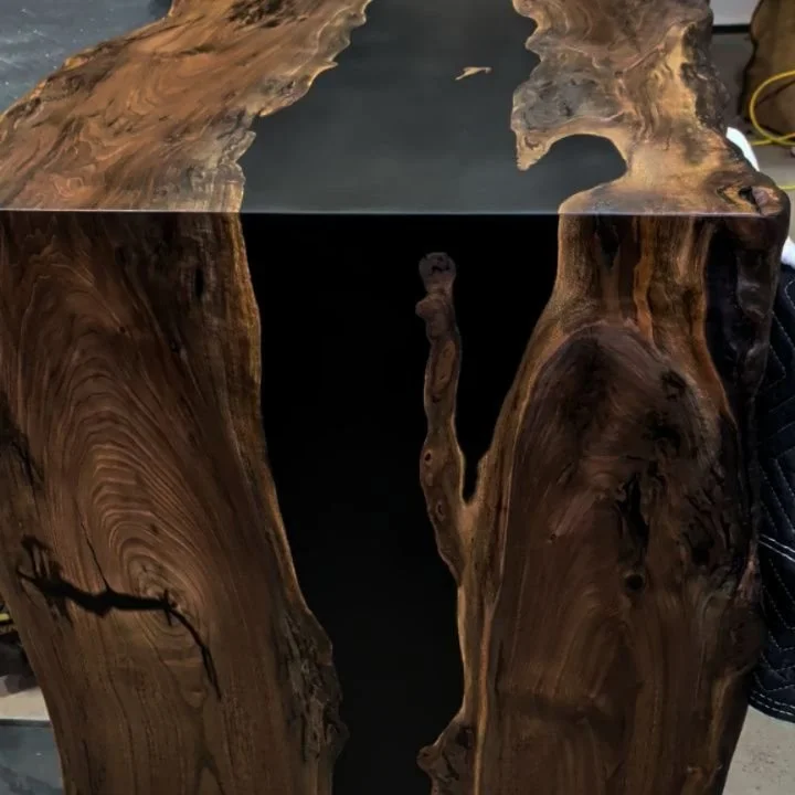 This rustic burly walnut river table/ waterfall desk went home to Louisiana this week.
Have to admit- I was tempted to keep this one-- but it was already spoken for!

#epoxywoodworking  #epoxyartist  #wearebrevard #localtrees  #localbusiness